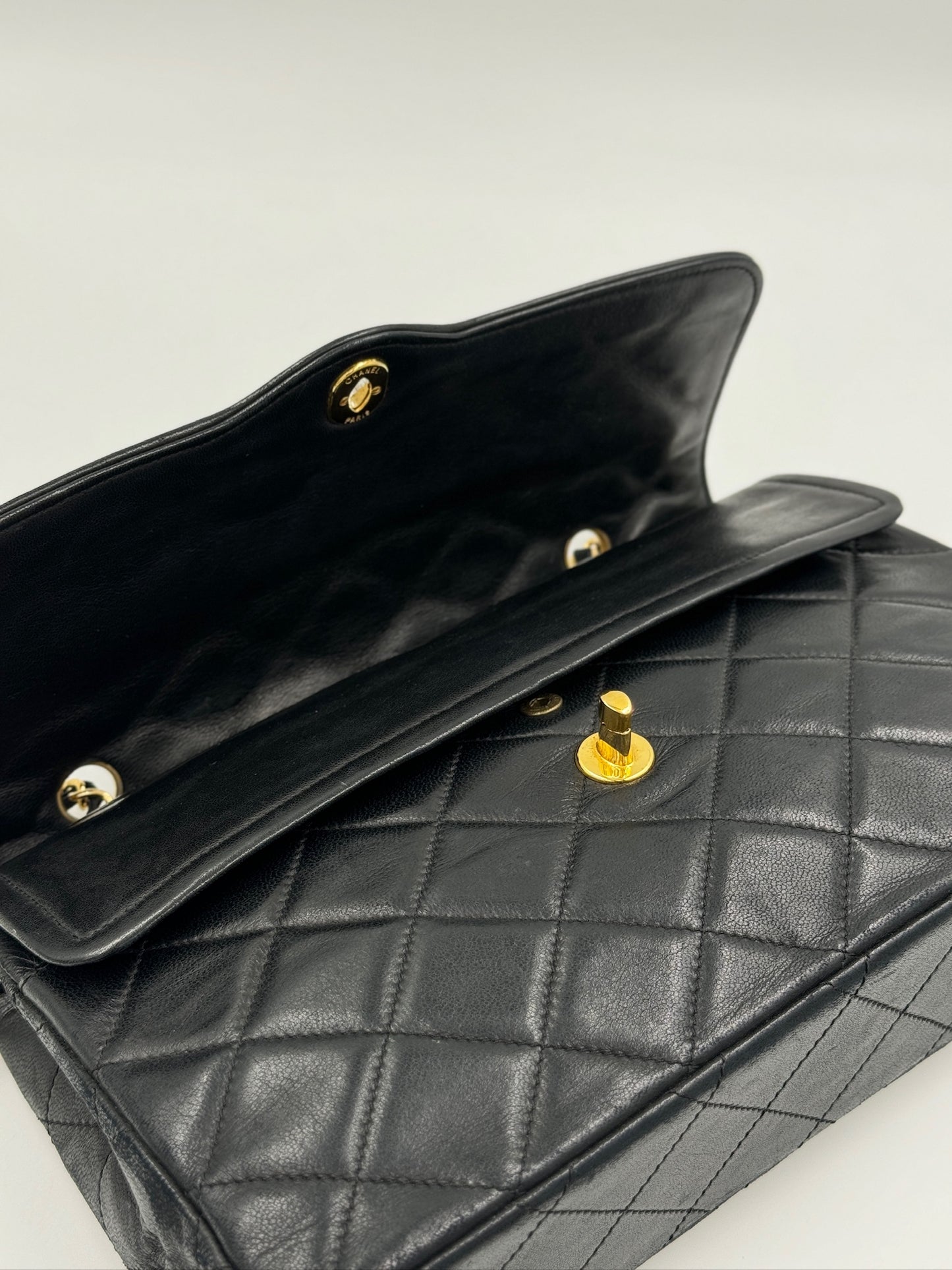 Chanel 巴黎限定雙鍊異色金屬包 Black 黑 / Rank A 24072309
