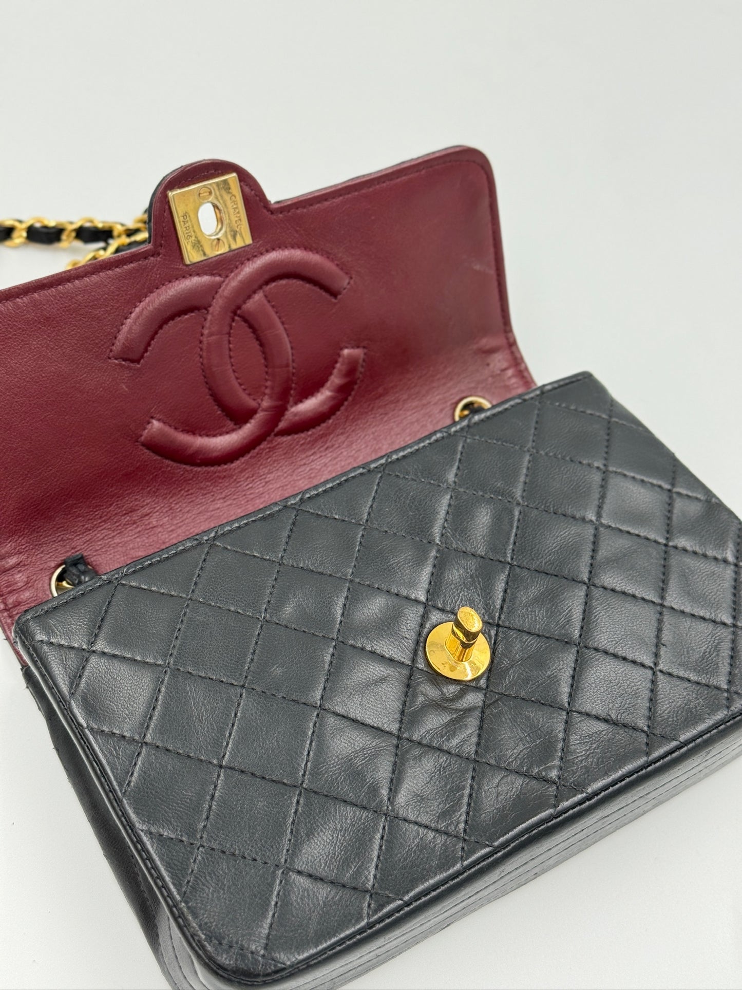 Chanel MINI 圓扣 ＣＦ/ Rank A 24063001