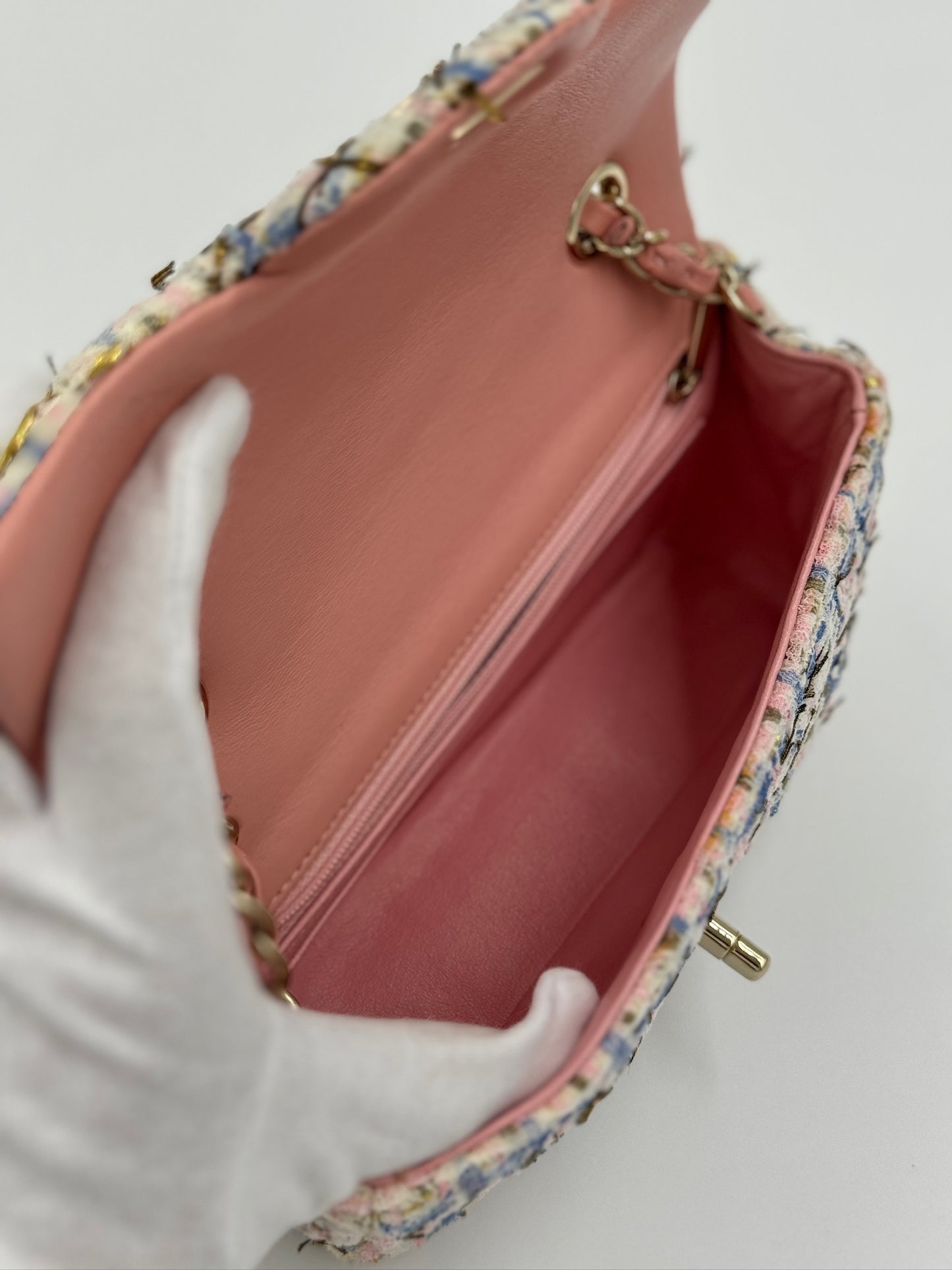 Chanel Mini CF 20cm 毛呢單肩口袋包 粉藍白 / Rank A  24072307