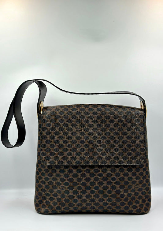 Celine 黑花圓環斜垮包 / Rank SA