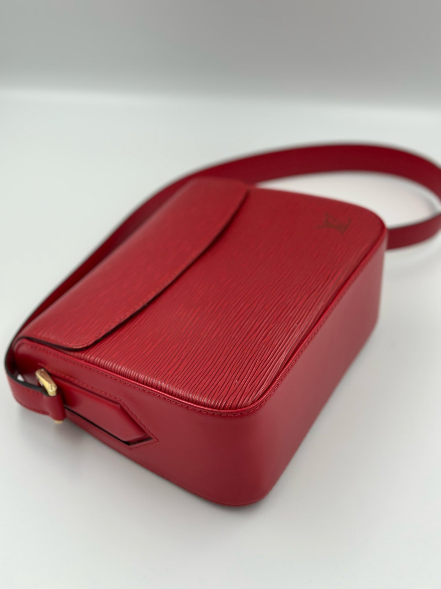 Louis Vuitton EPI 水波紋單肩包 / Rank SA