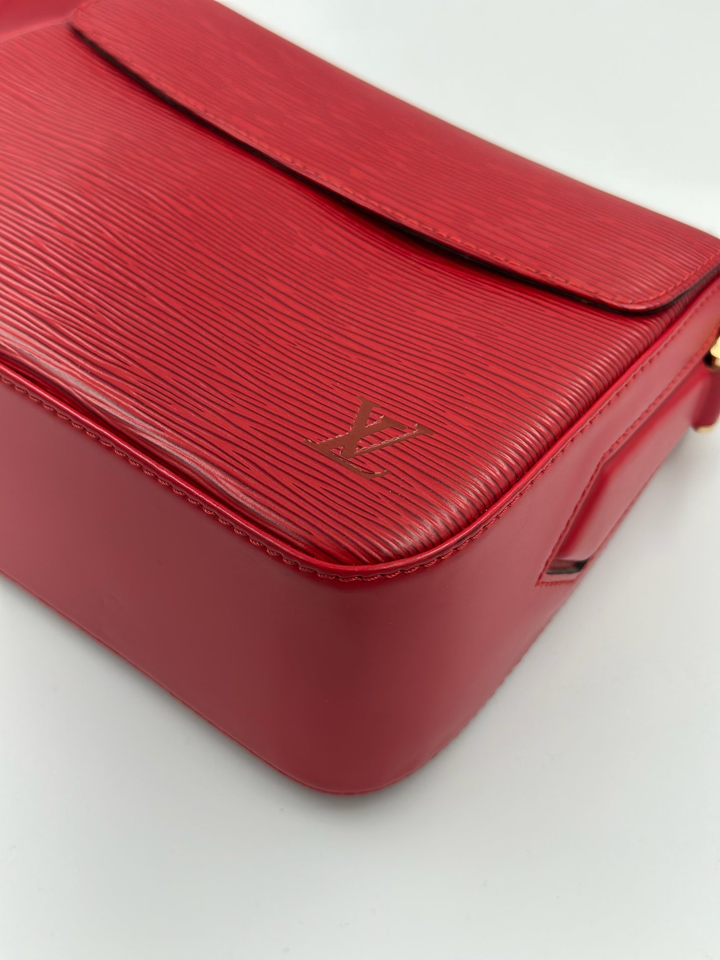 Louis Vuitton EPI 水波紋單肩包 / Rank SA