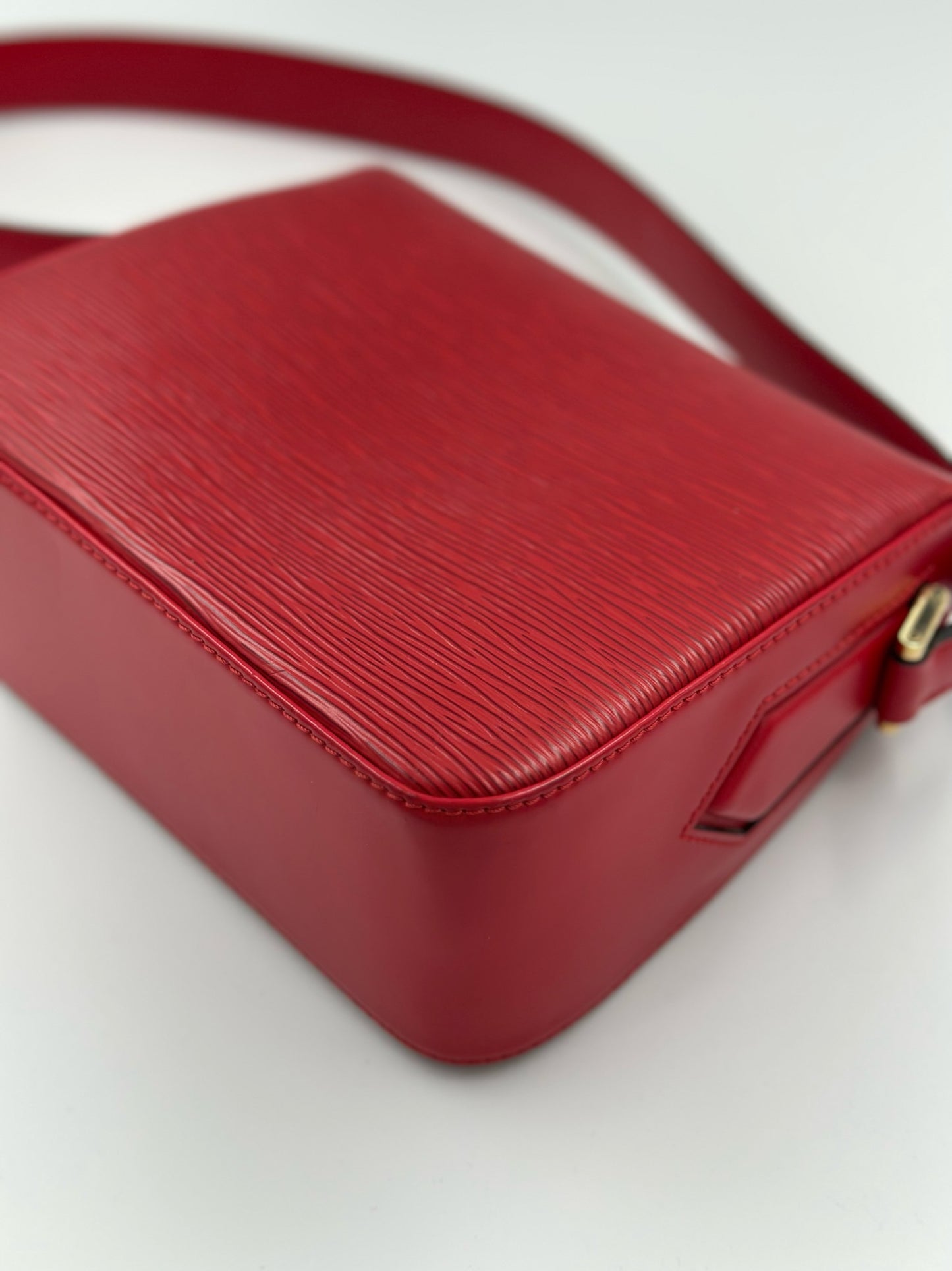 Louis Vuitton EPI 水波紋單肩包 / Rank SA