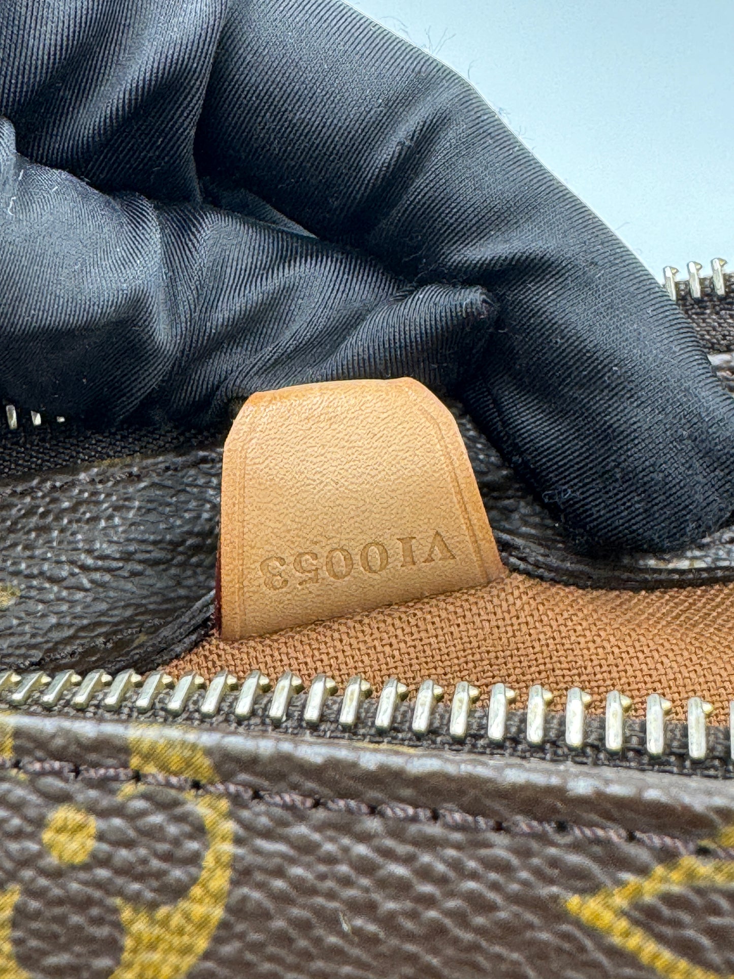 Louis Vuitton M51151 肩背包 From 2003 / Rank AB 24072009