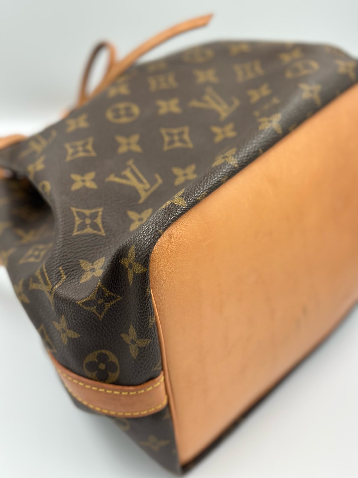 Louis Vuitton   抽繩水桶包
