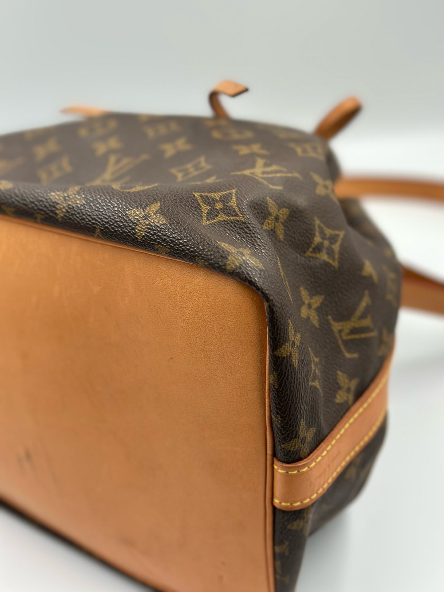 Louis Vuitton   抽繩水桶包