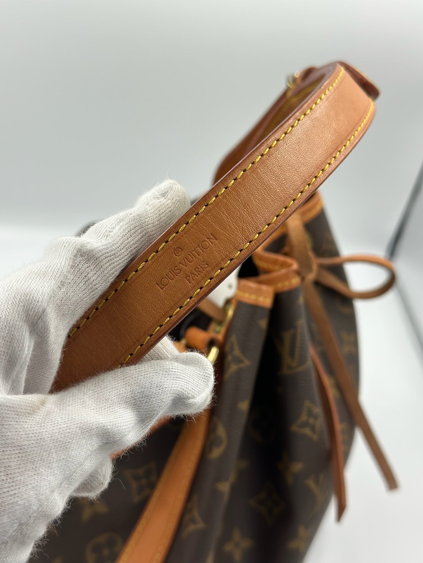 Louis Vuitton   抽繩水桶包