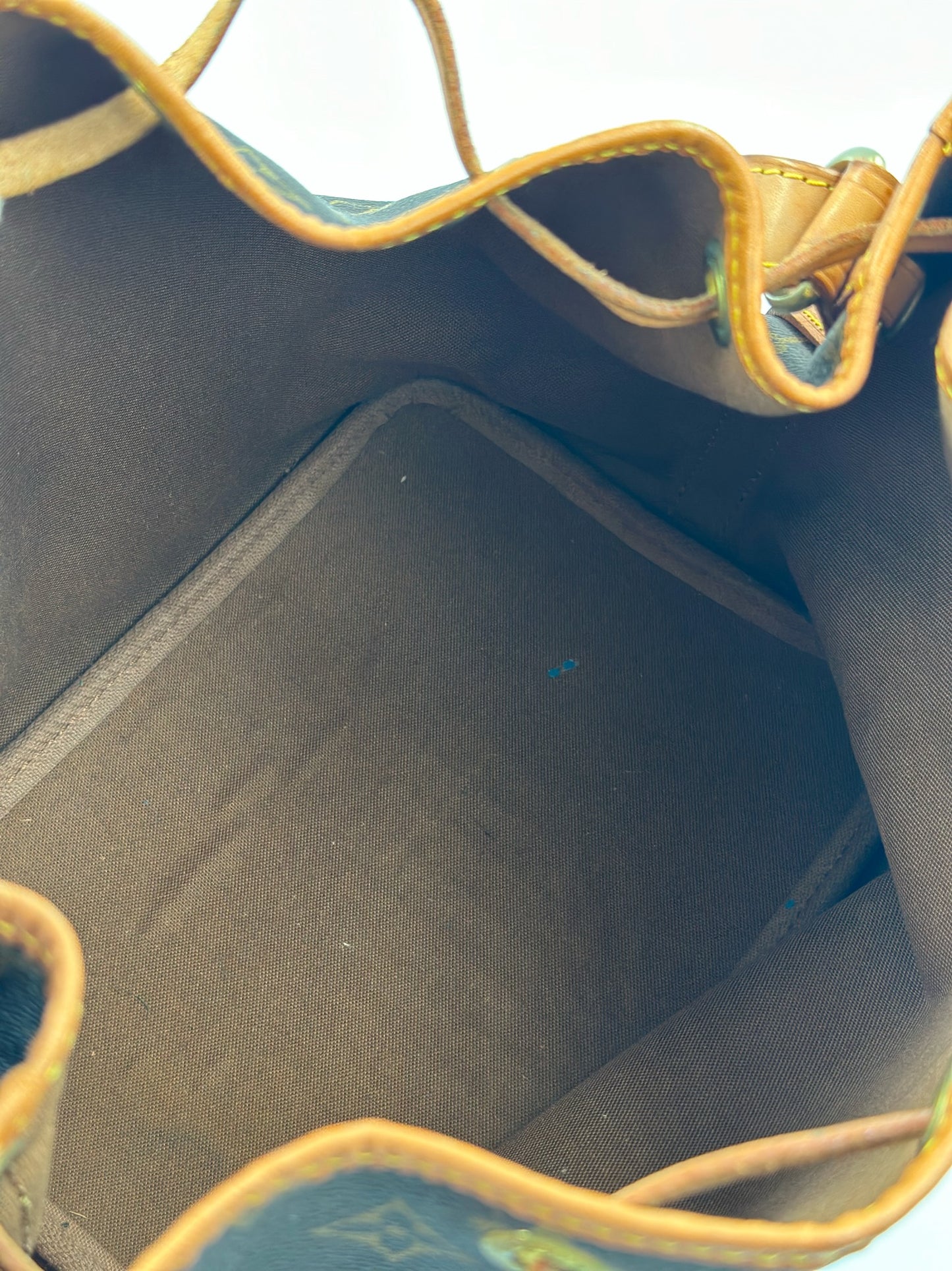 Louis Vuitton   抽繩水桶包