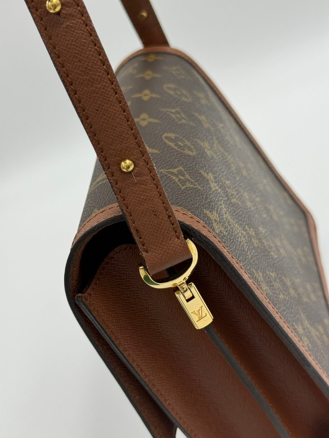 Louis Vuitton Raspail 紅皮達芙妮 M51372  / Rank A 24071904