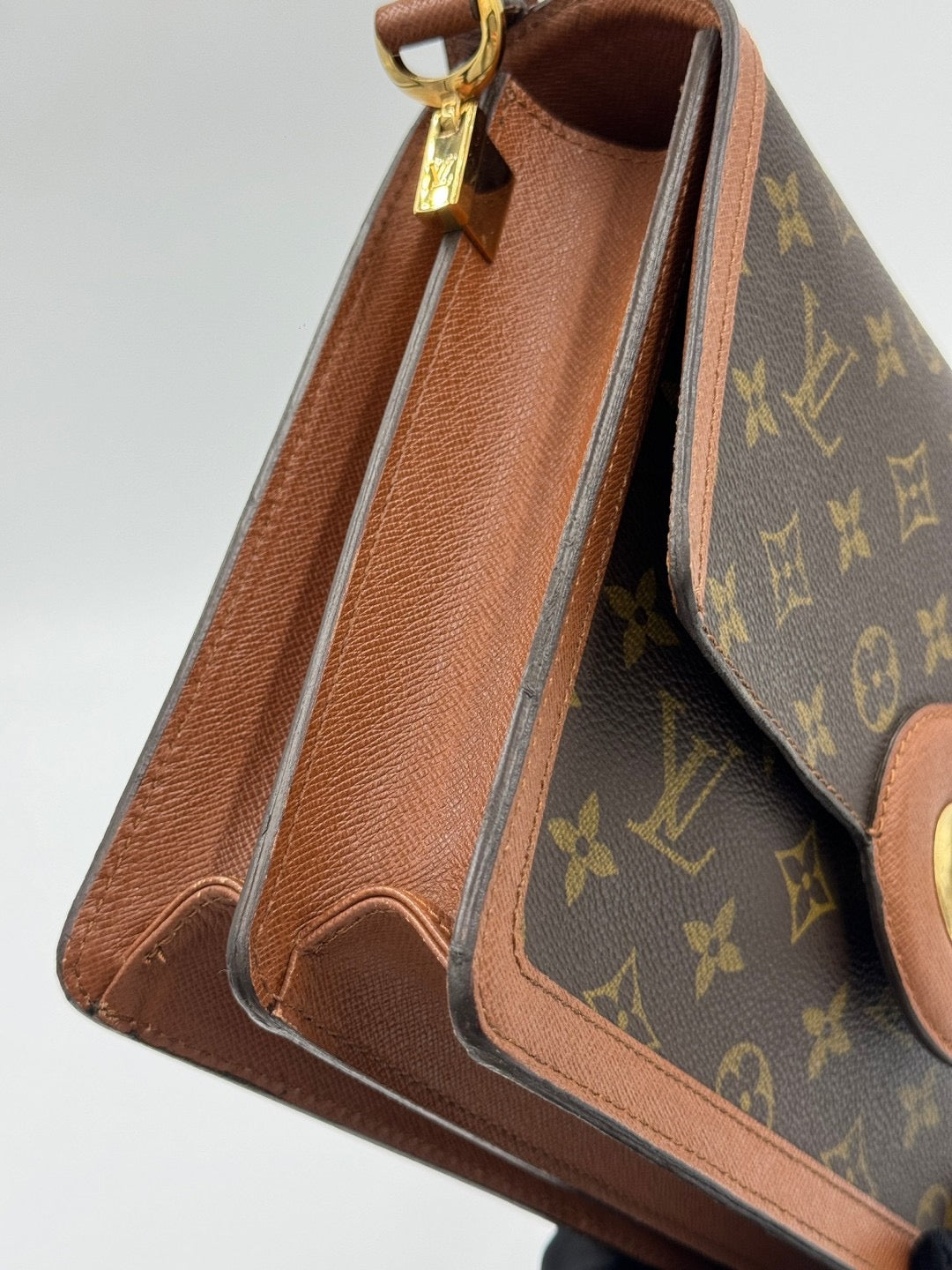 Louis Vuitton Raspail 紅皮達芙妮 M51372  / Rank A 24071904