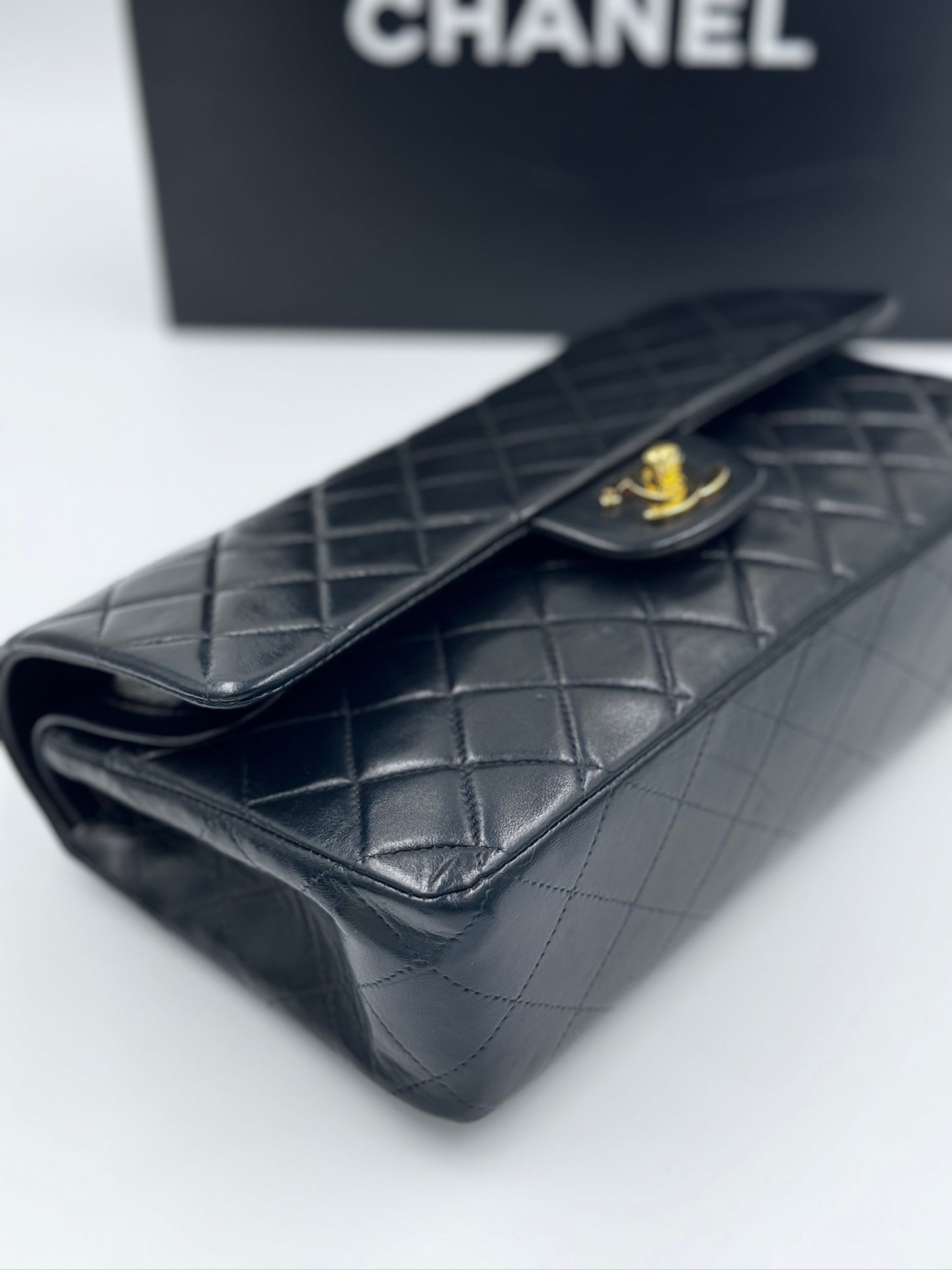 Chanel Classic Flap 25cm Lambskin / Rank SA 24072706
