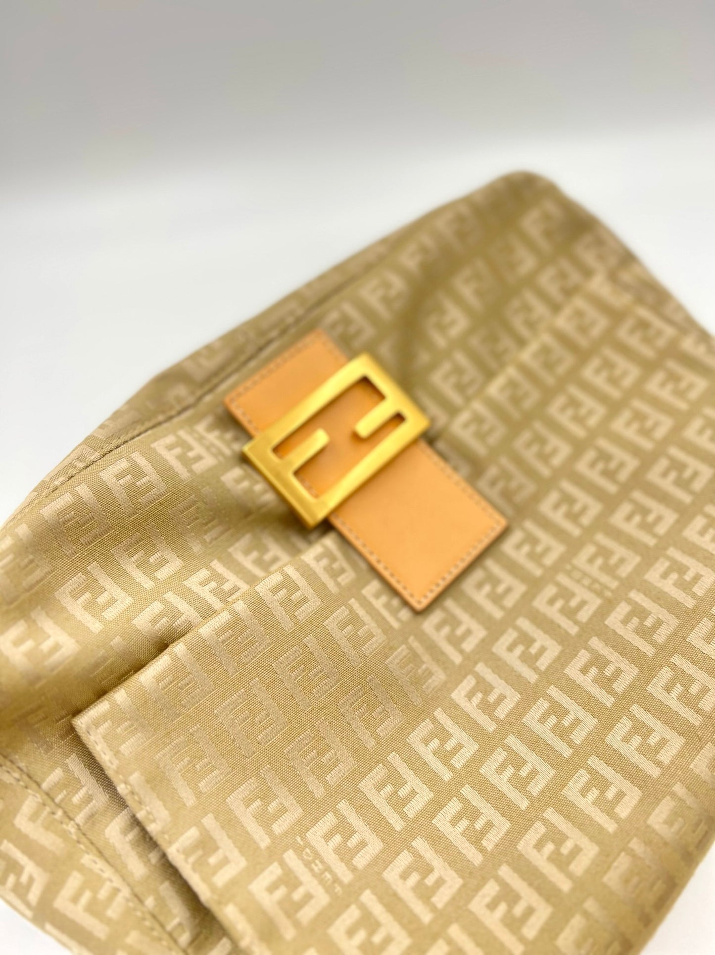 Fendi 奶茶大法棍 / Rank SA