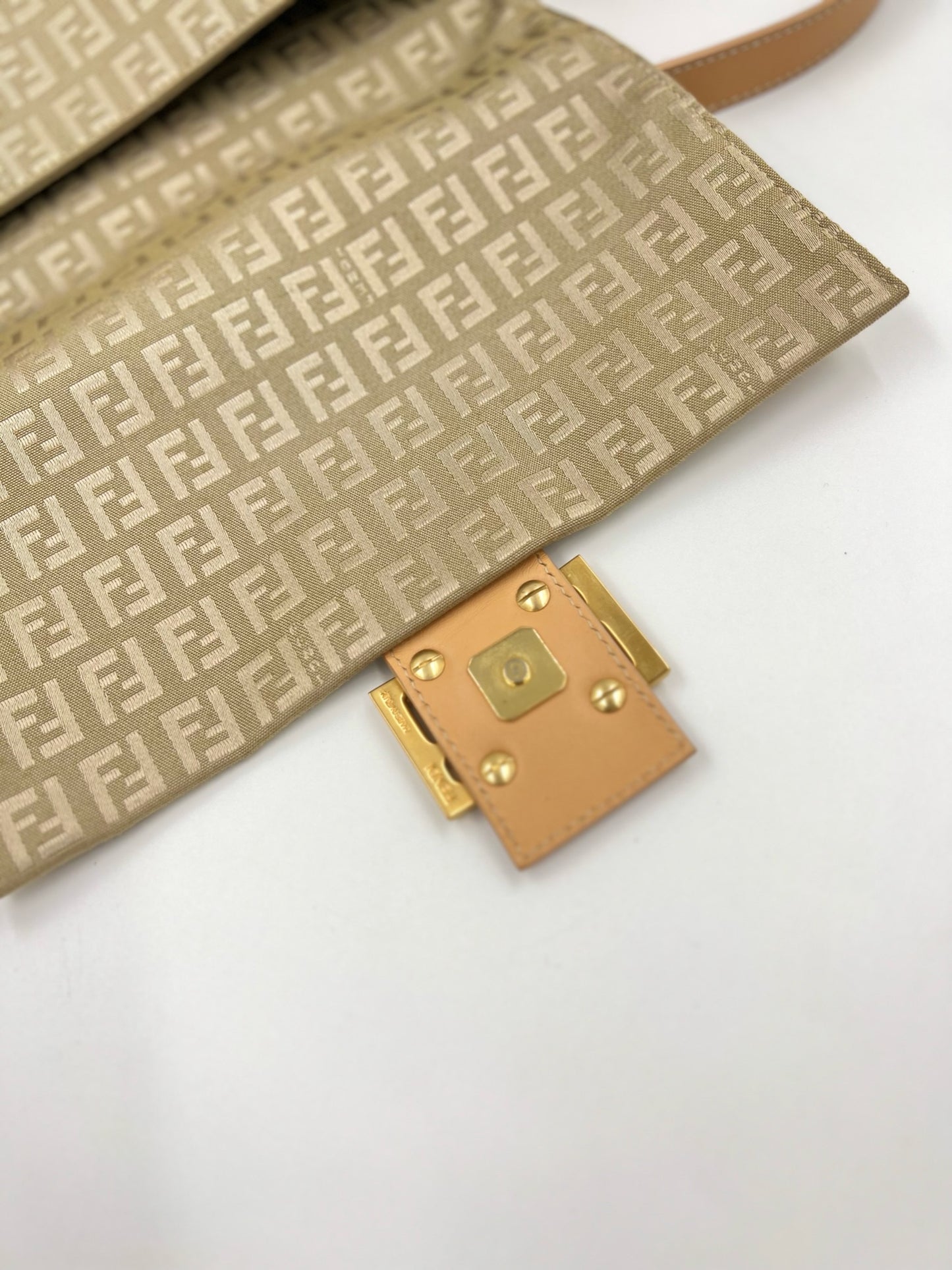Fendi 奶茶大法棍 / Rank SA