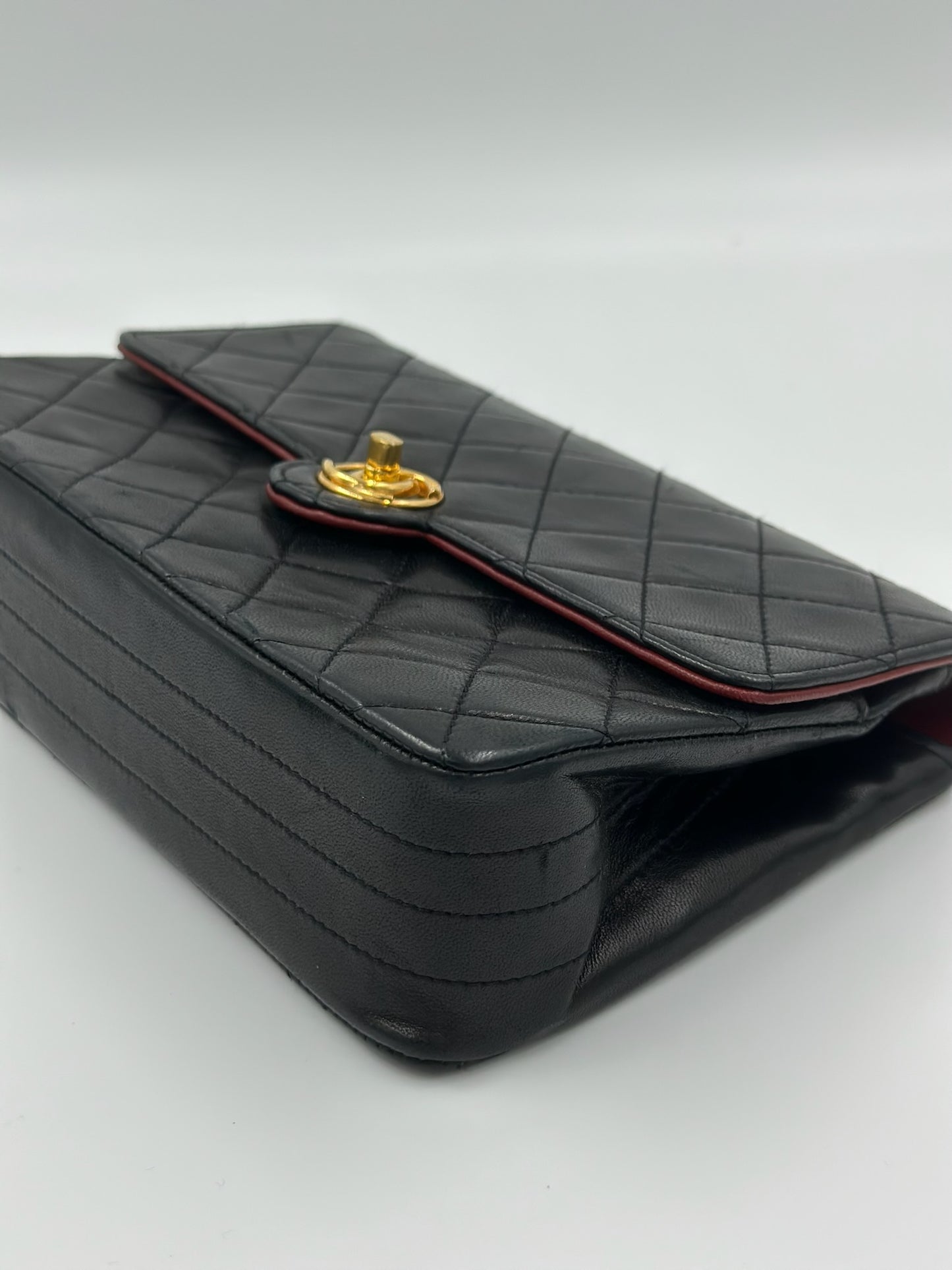 Chanel 圓釦CF鏈條單肩包 / Rank SA