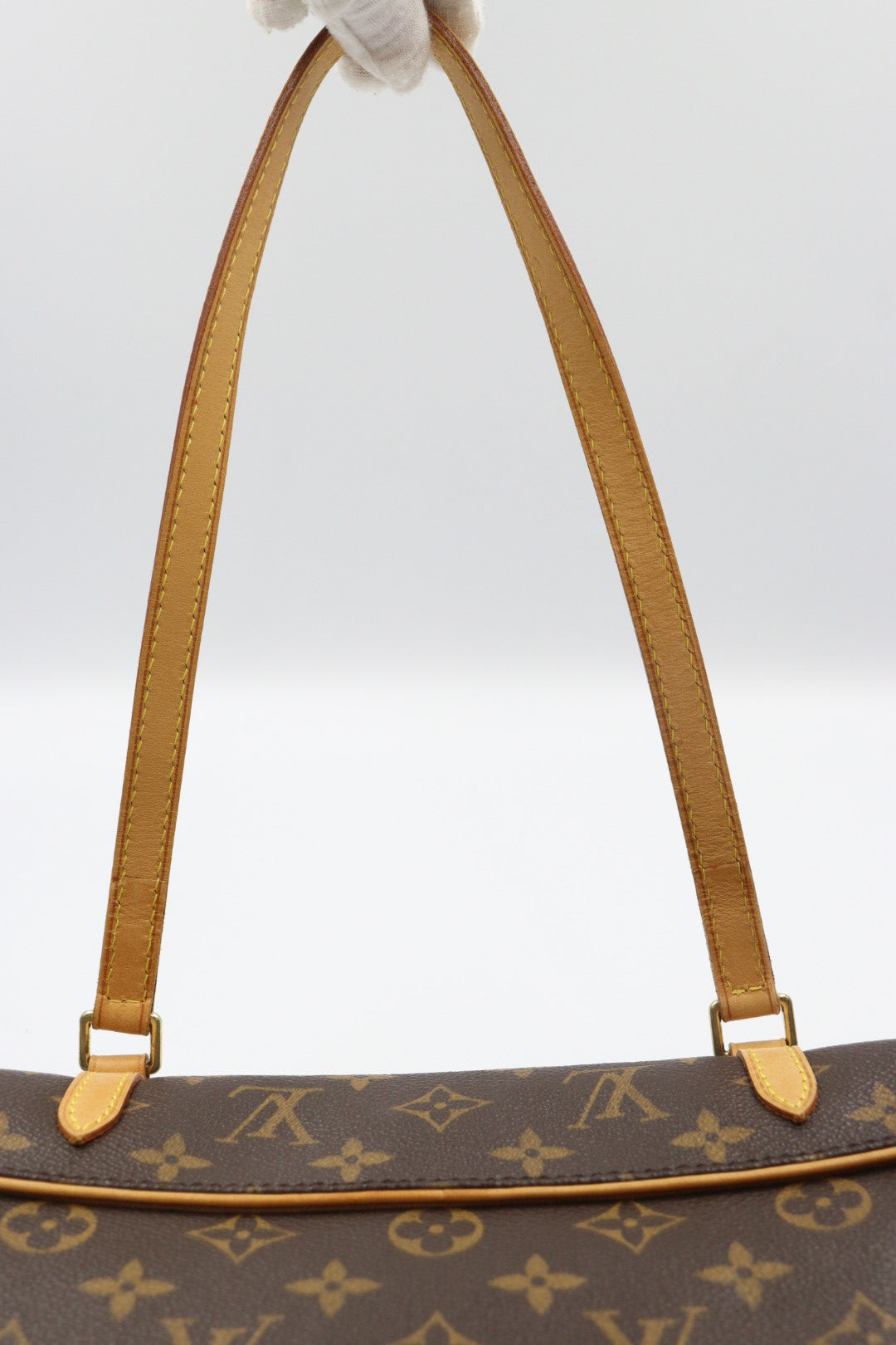 Louis Vuitton  shoulder bag / Rank SA