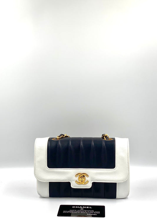 Chanel 拼色金釦豎紋鏈條包/Rank SA