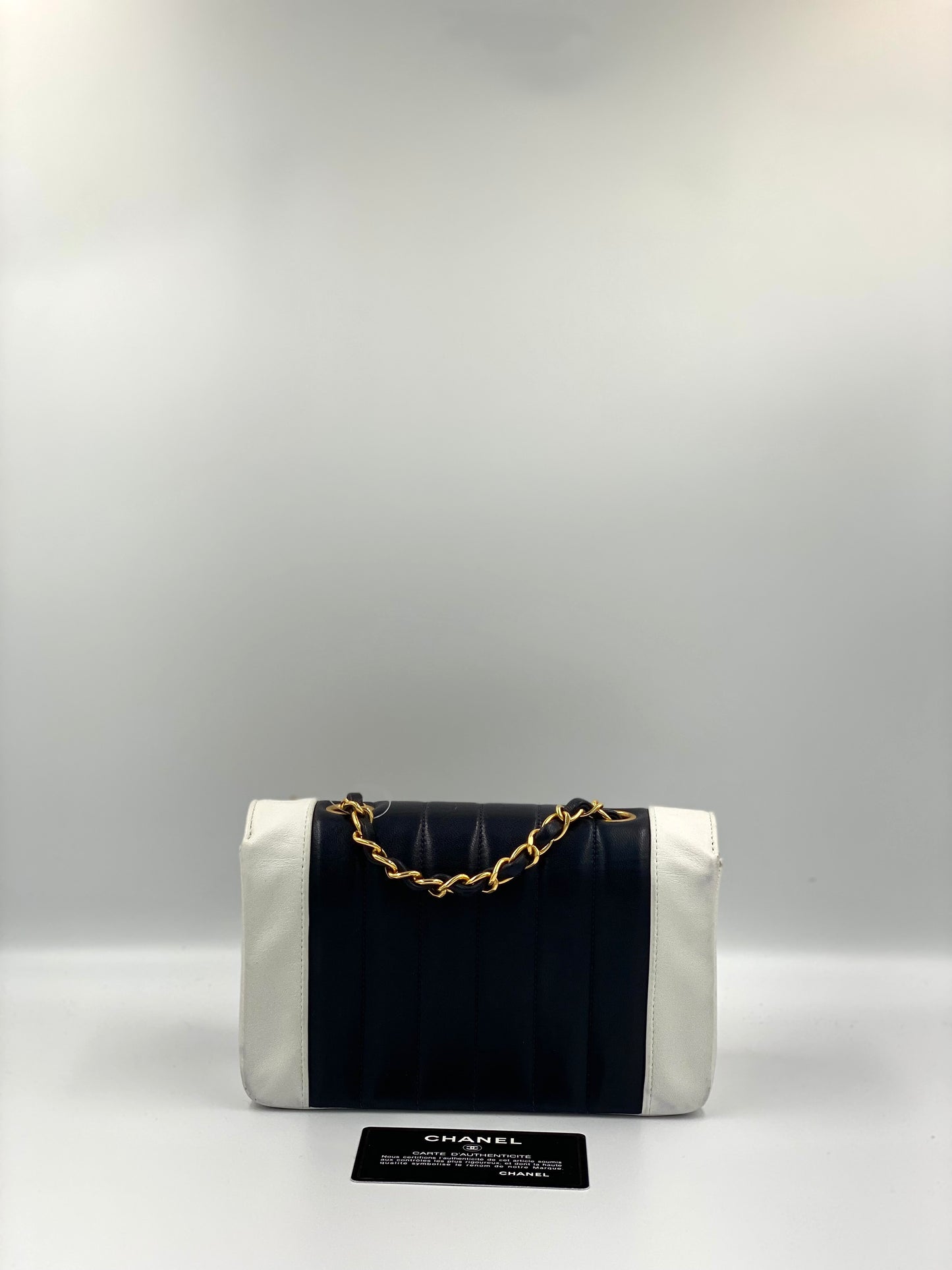 Chanel 拼色金釦豎紋鏈條包/Rank SA
