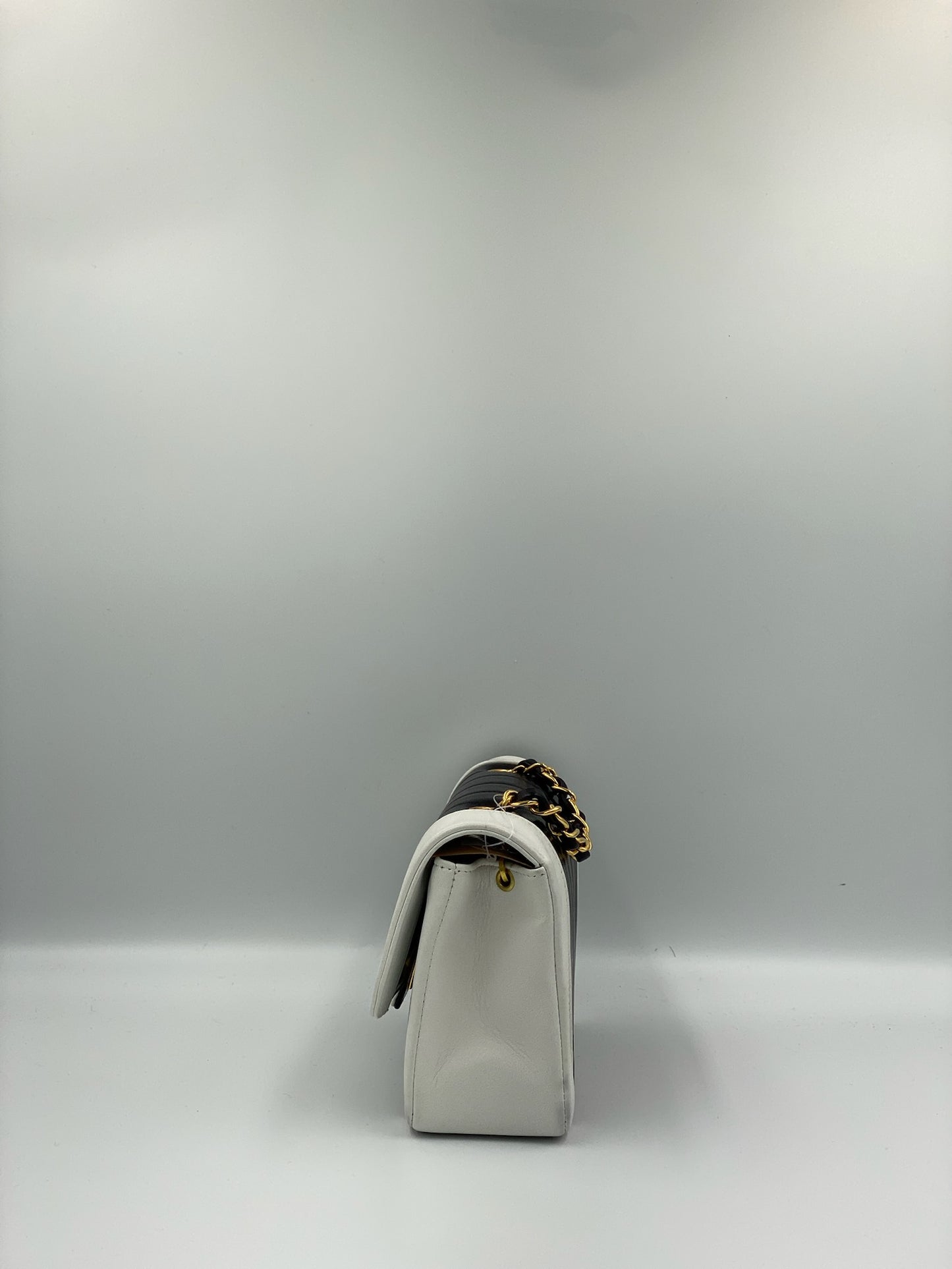 Chanel 拼色金釦豎紋鏈條包/Rank SA