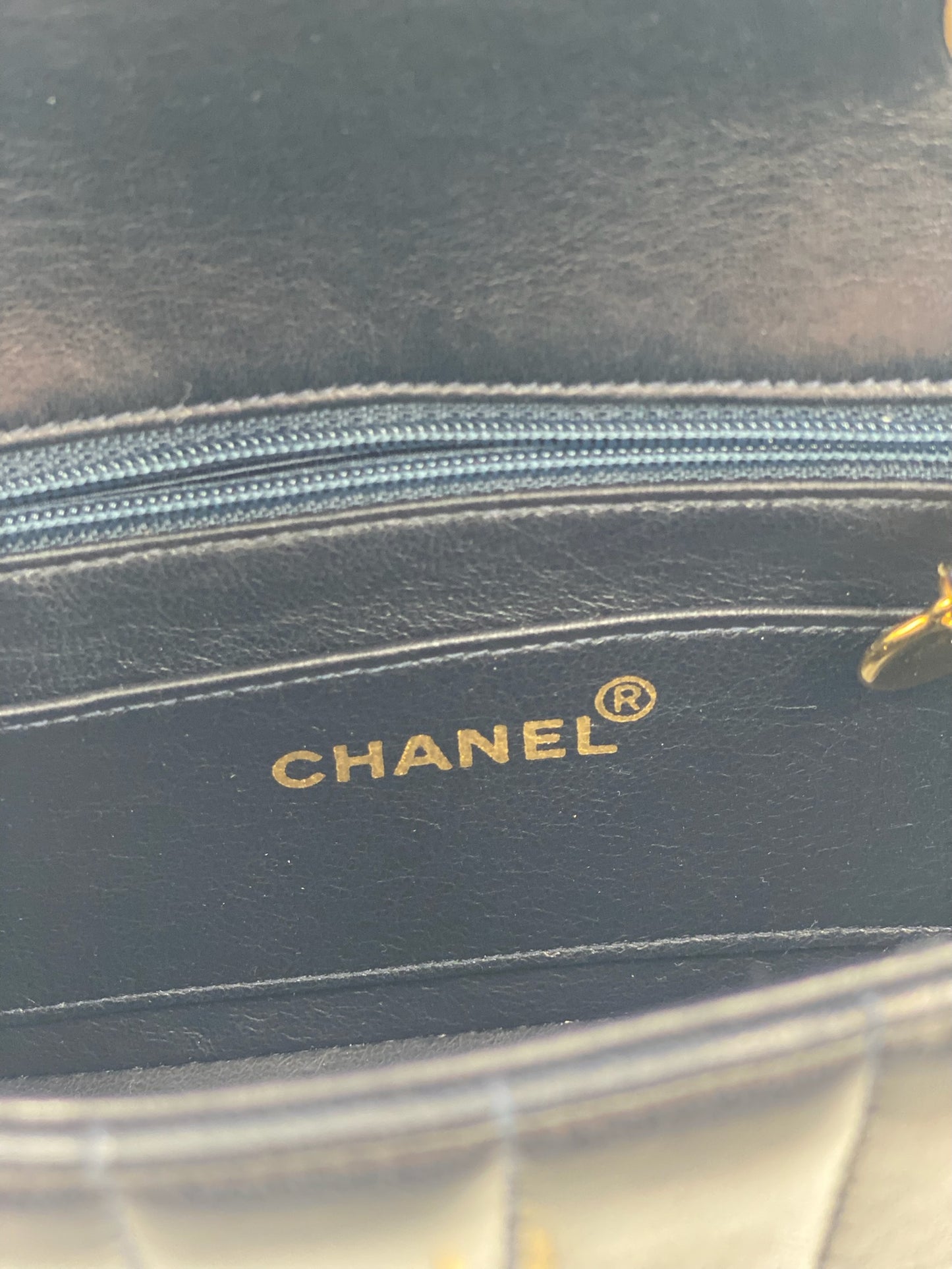 Chanel 拼色金釦豎紋鏈條包/Rank SA