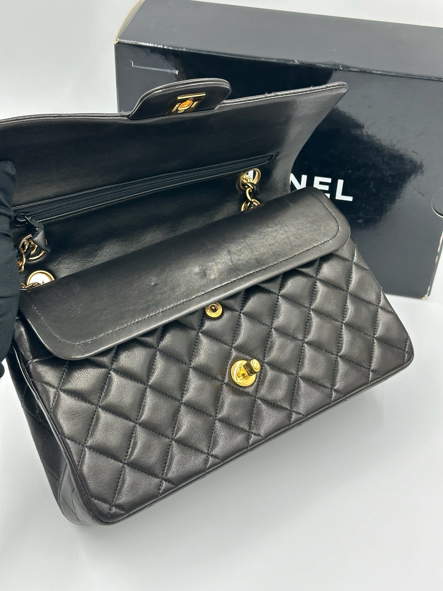 Chanel Classic Flap 25cm / Rank SA