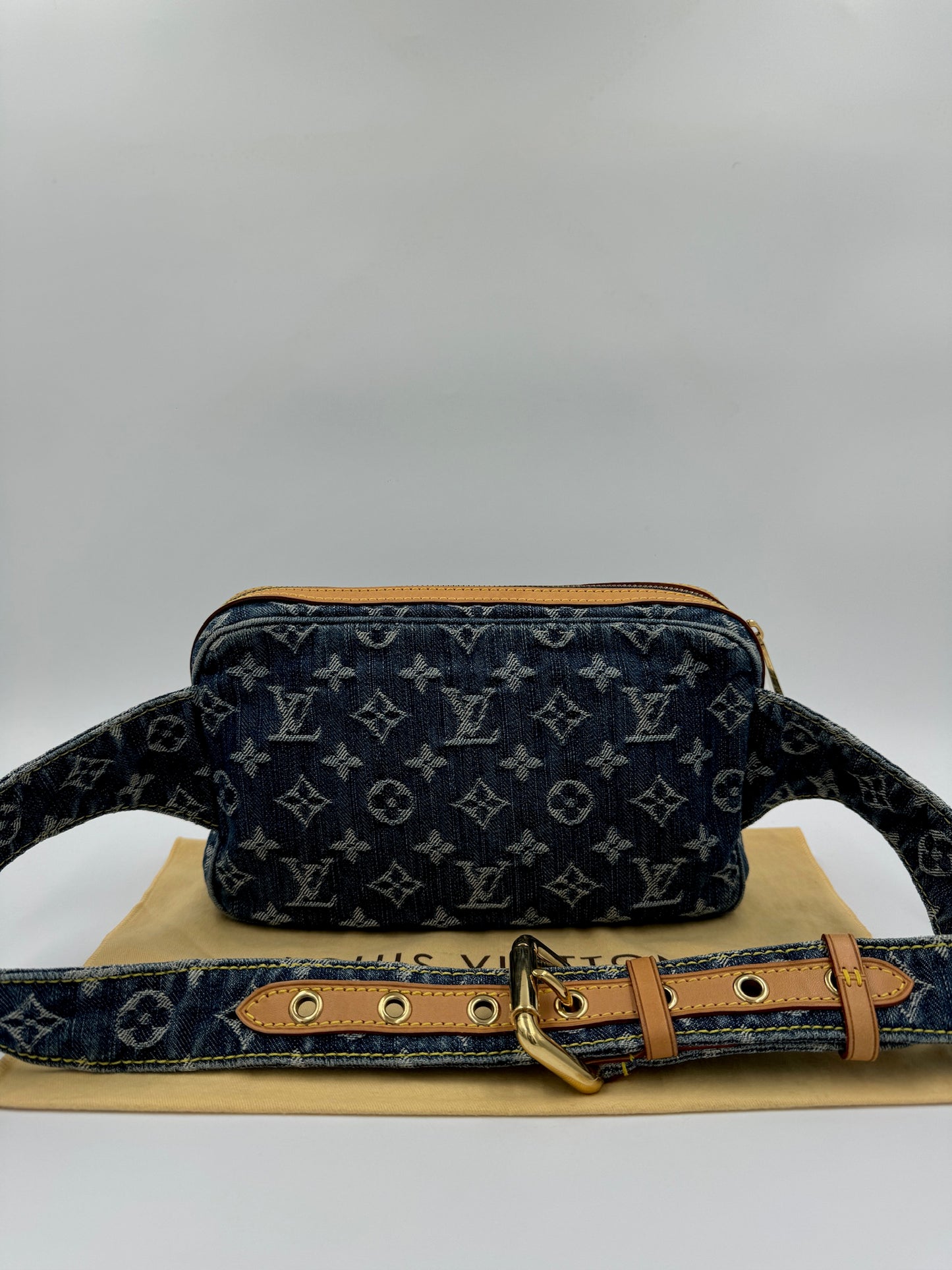 Louis Vuitton 牛仔相機包  / Rank A 24071906