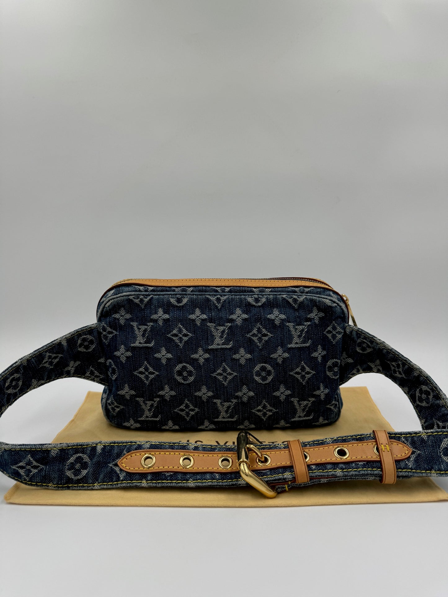 Louis Vuitton 牛仔相機包  / Rank A 24071906