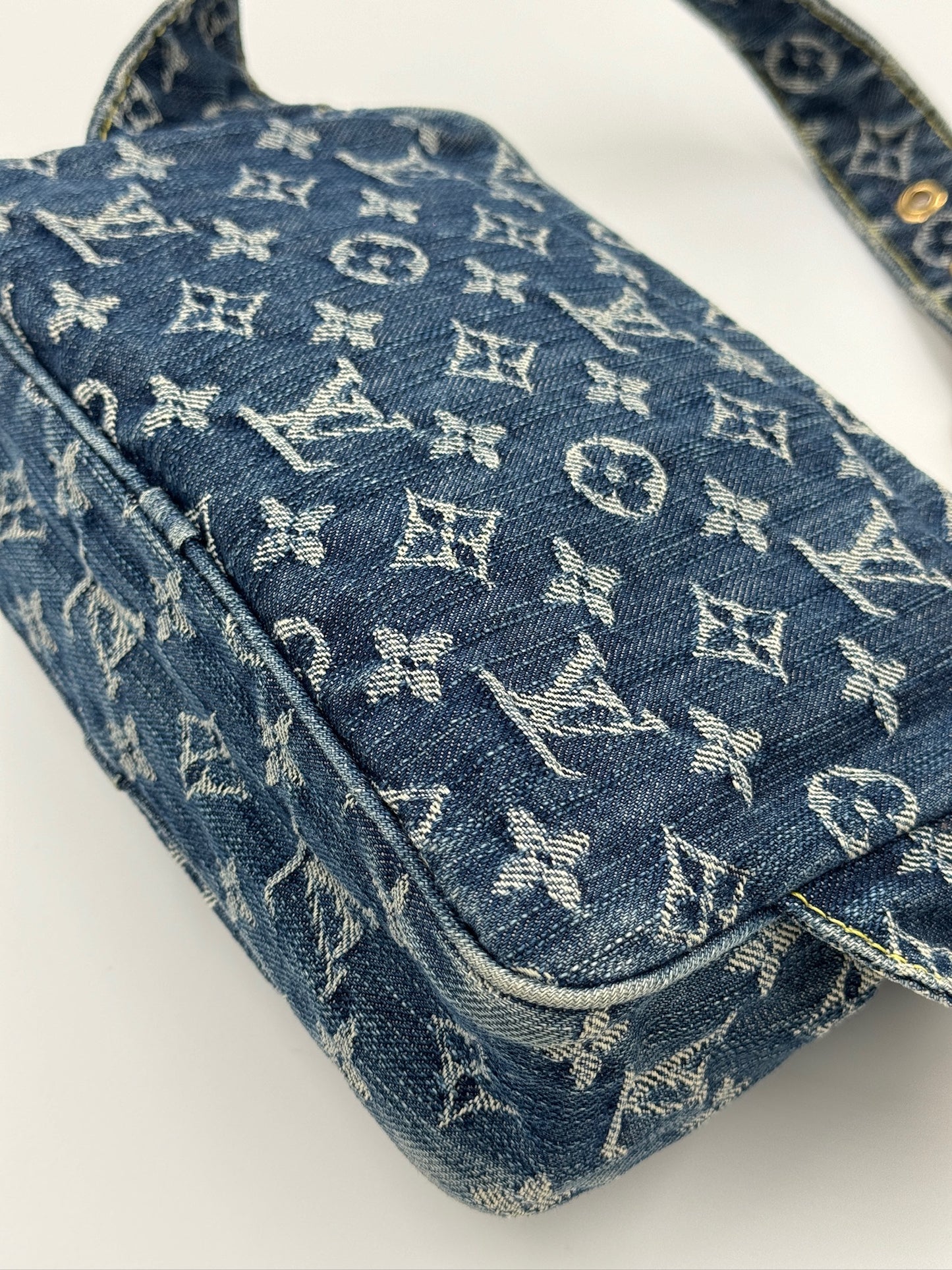 Louis Vuitton 牛仔相機包  / Rank A 24071906