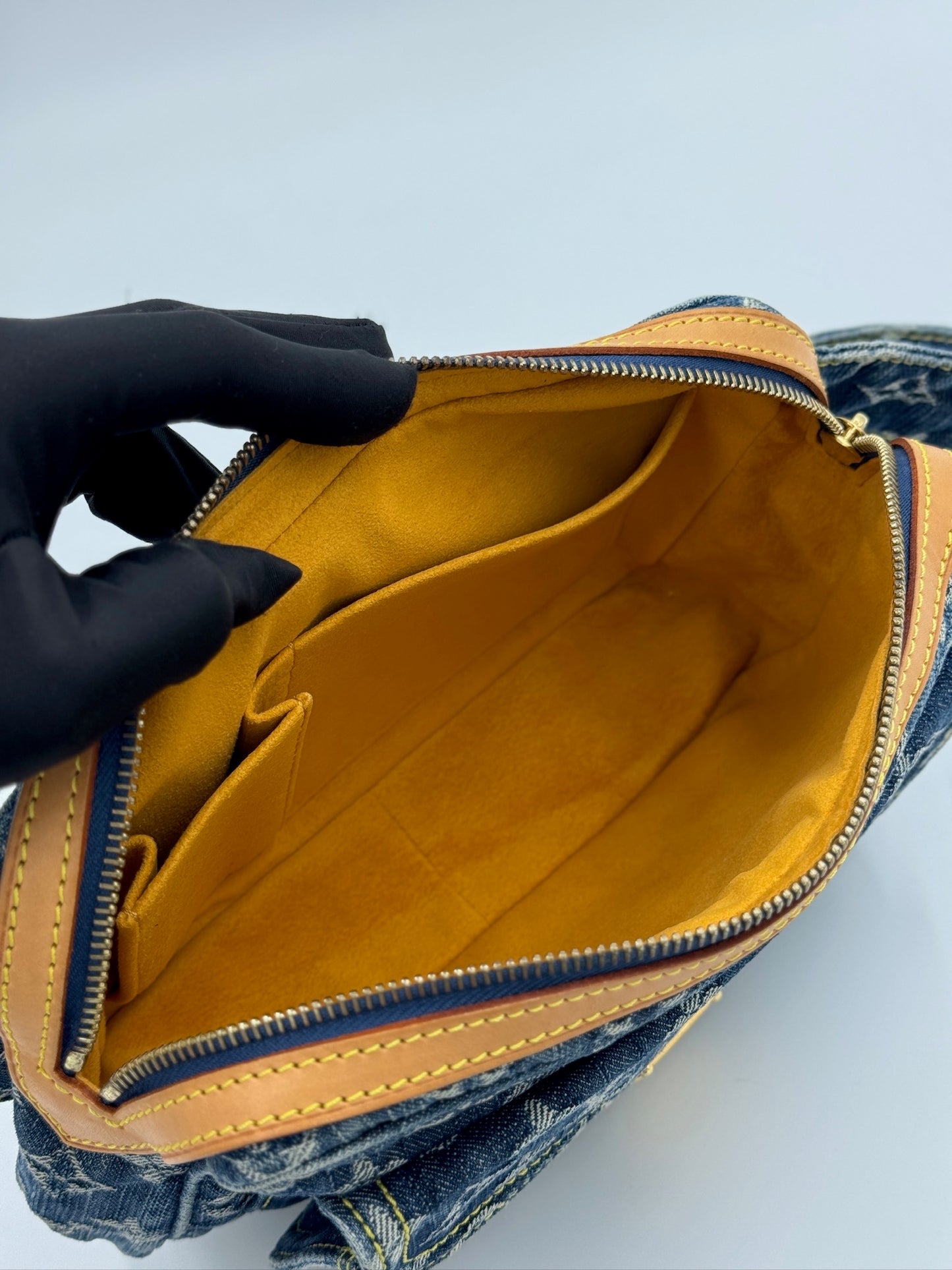 Louis Vuitton 牛仔相機包  / Rank A 24071906