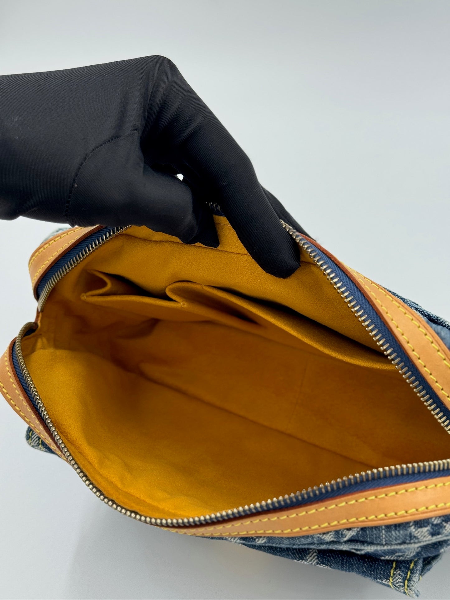 Louis Vuitton 牛仔相機包  / Rank A 24071906