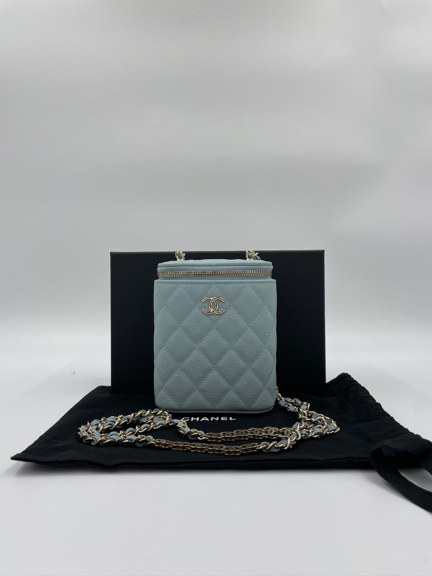Chanel Baby Blue Case 鏈條包 / Rank SA