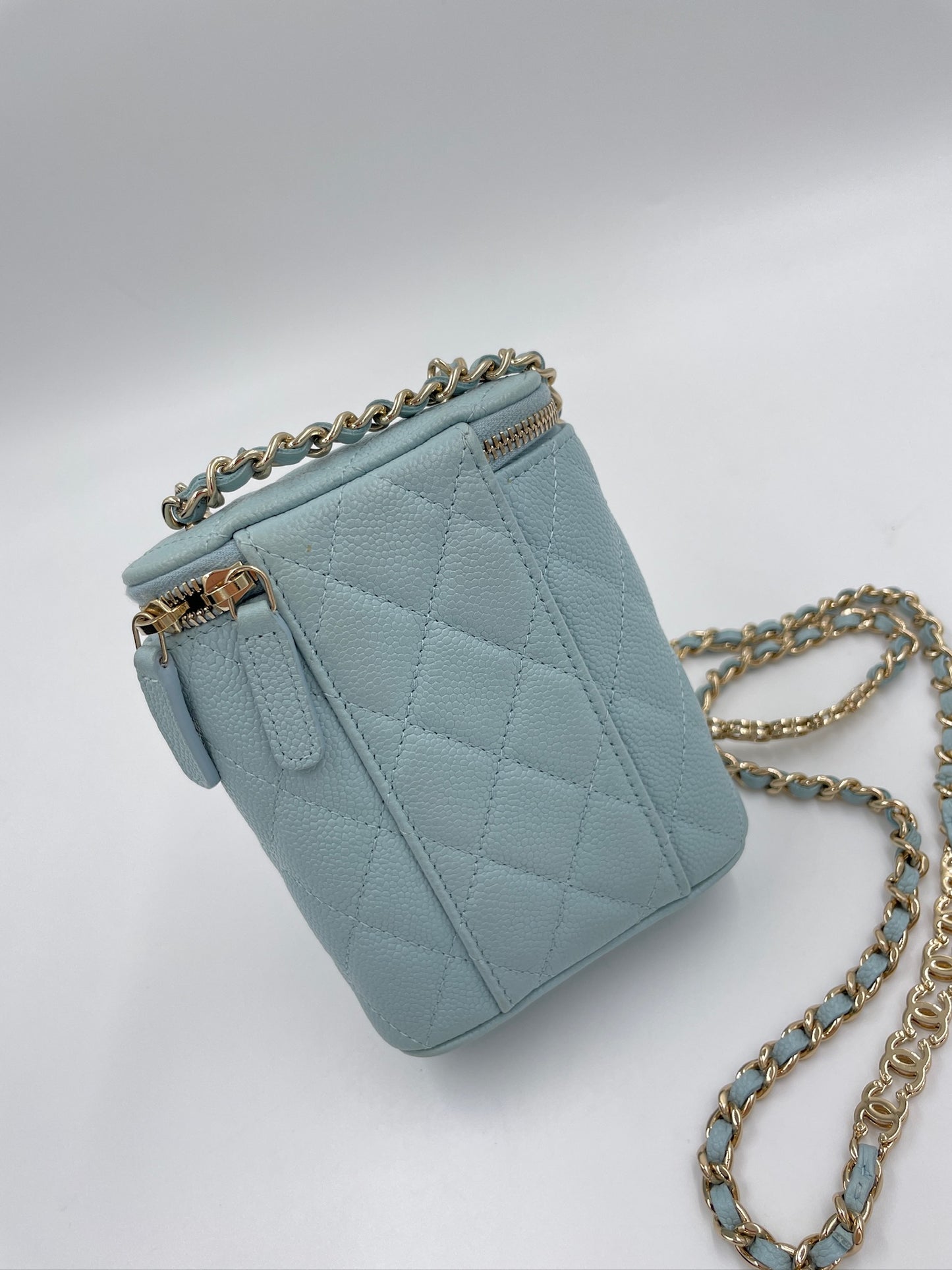 Chanel Baby Blue Case 鏈條包 / Rank SA