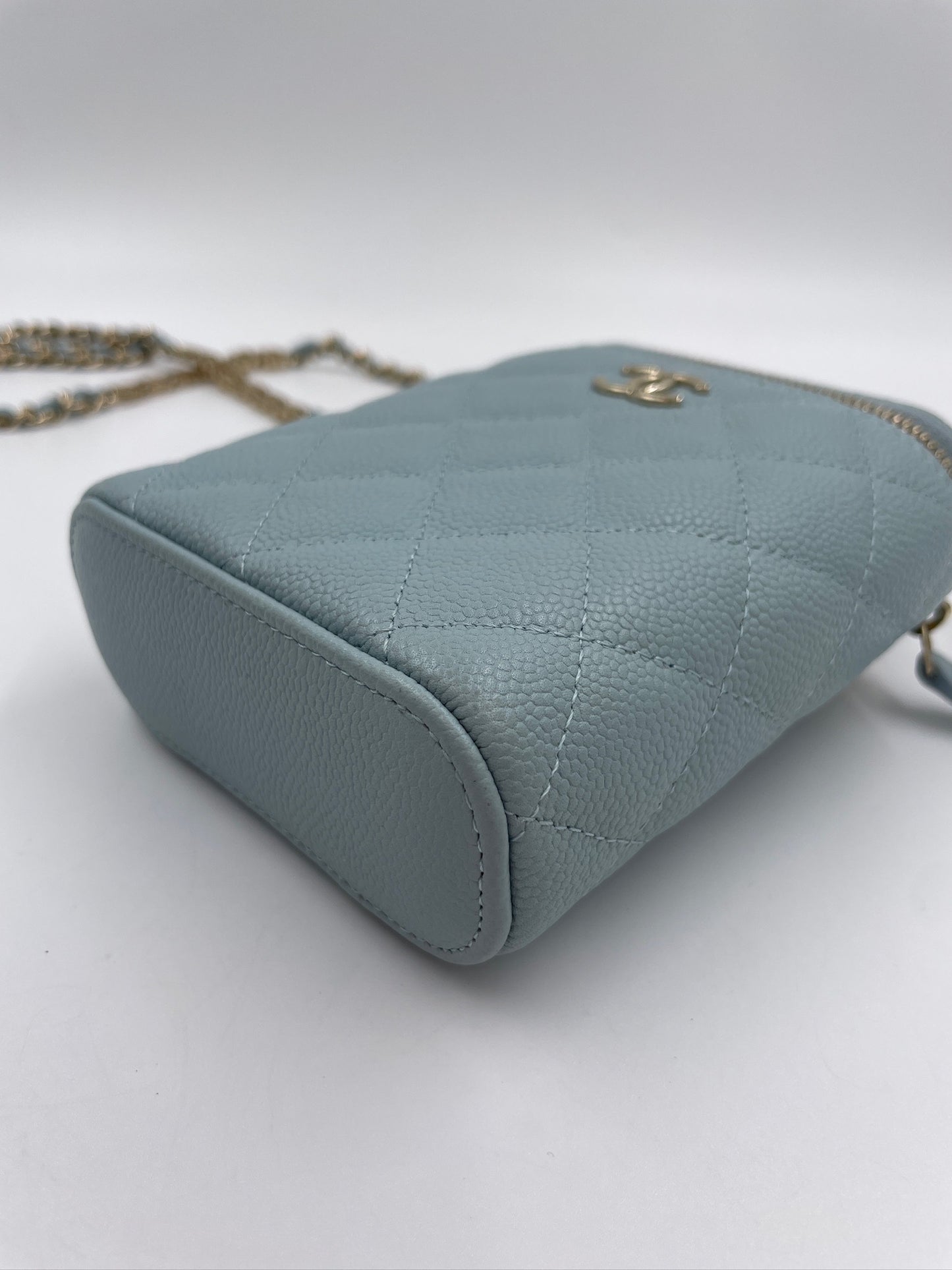 Chanel Baby Blue Case 鏈條包 / Rank SA