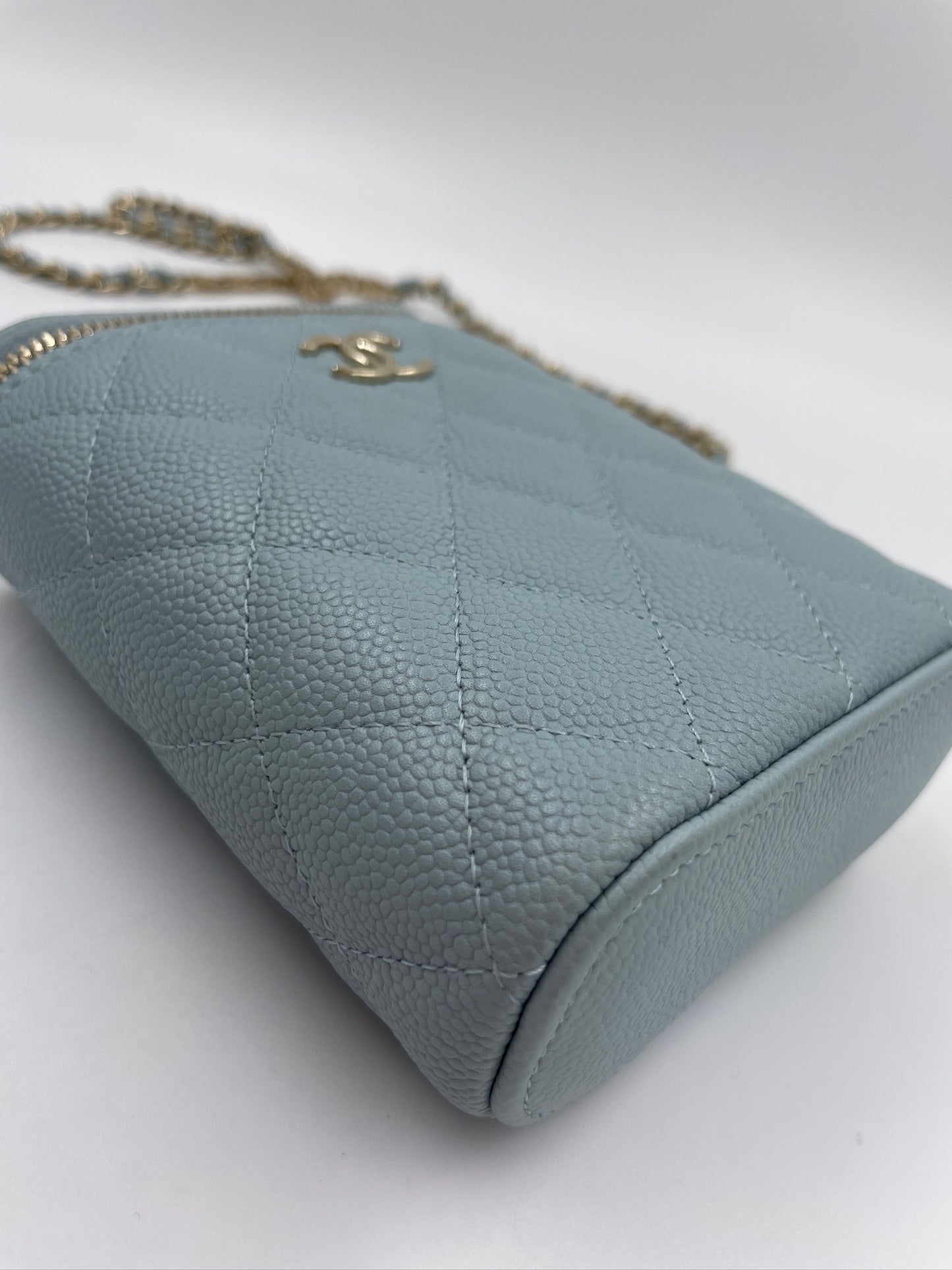 Chanel Baby Blue Case 鏈條包 / Rank SA