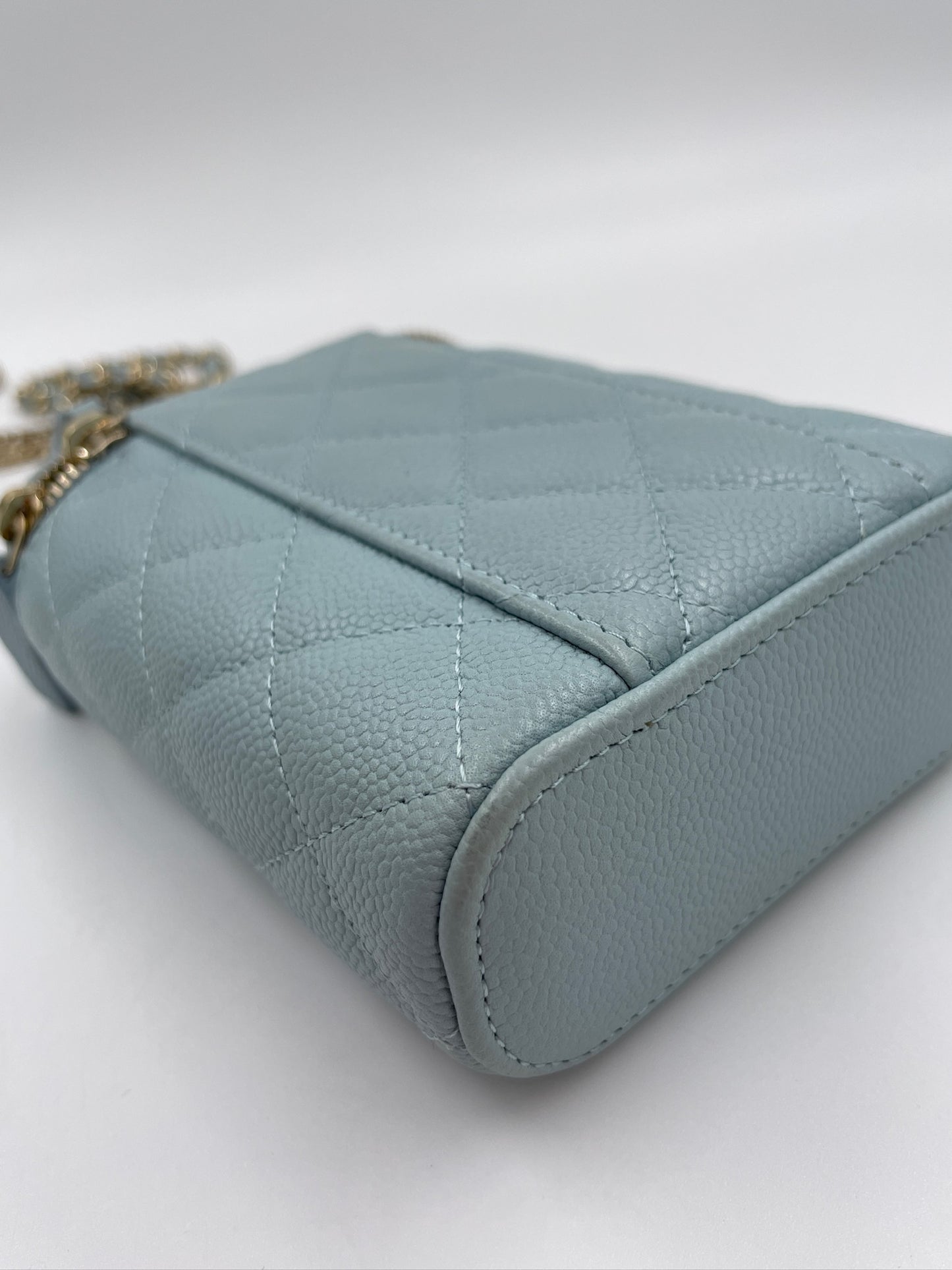 Chanel Baby Blue Case 鏈條包 / Rank SA
