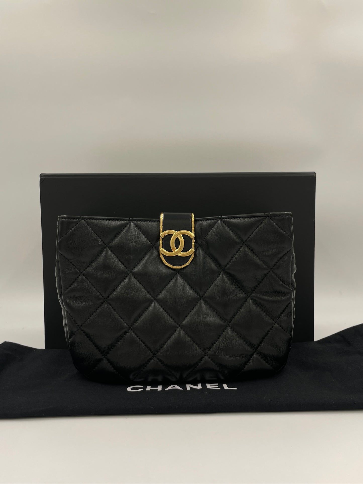Chanel MINI TOTE / Rank S