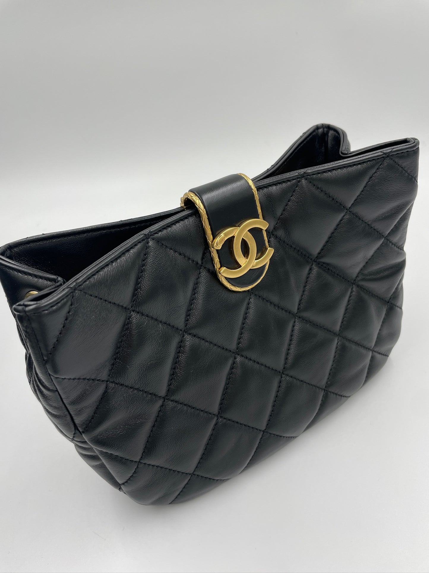 Chanel MINI TOTE / Rank S