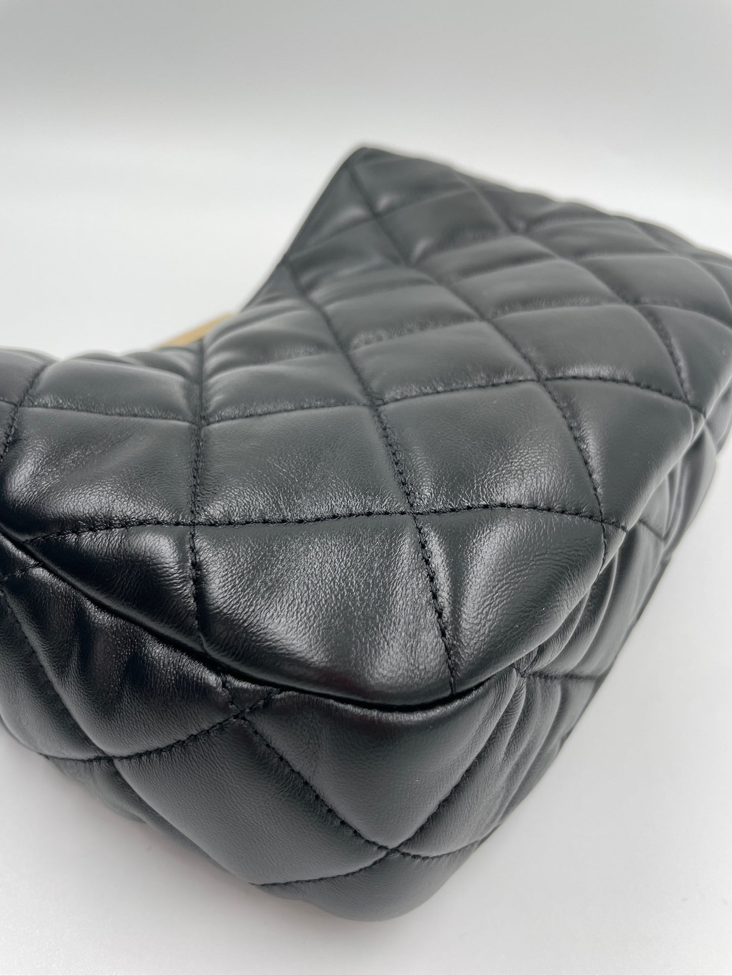 Chanel MINI TOTE / Rank S