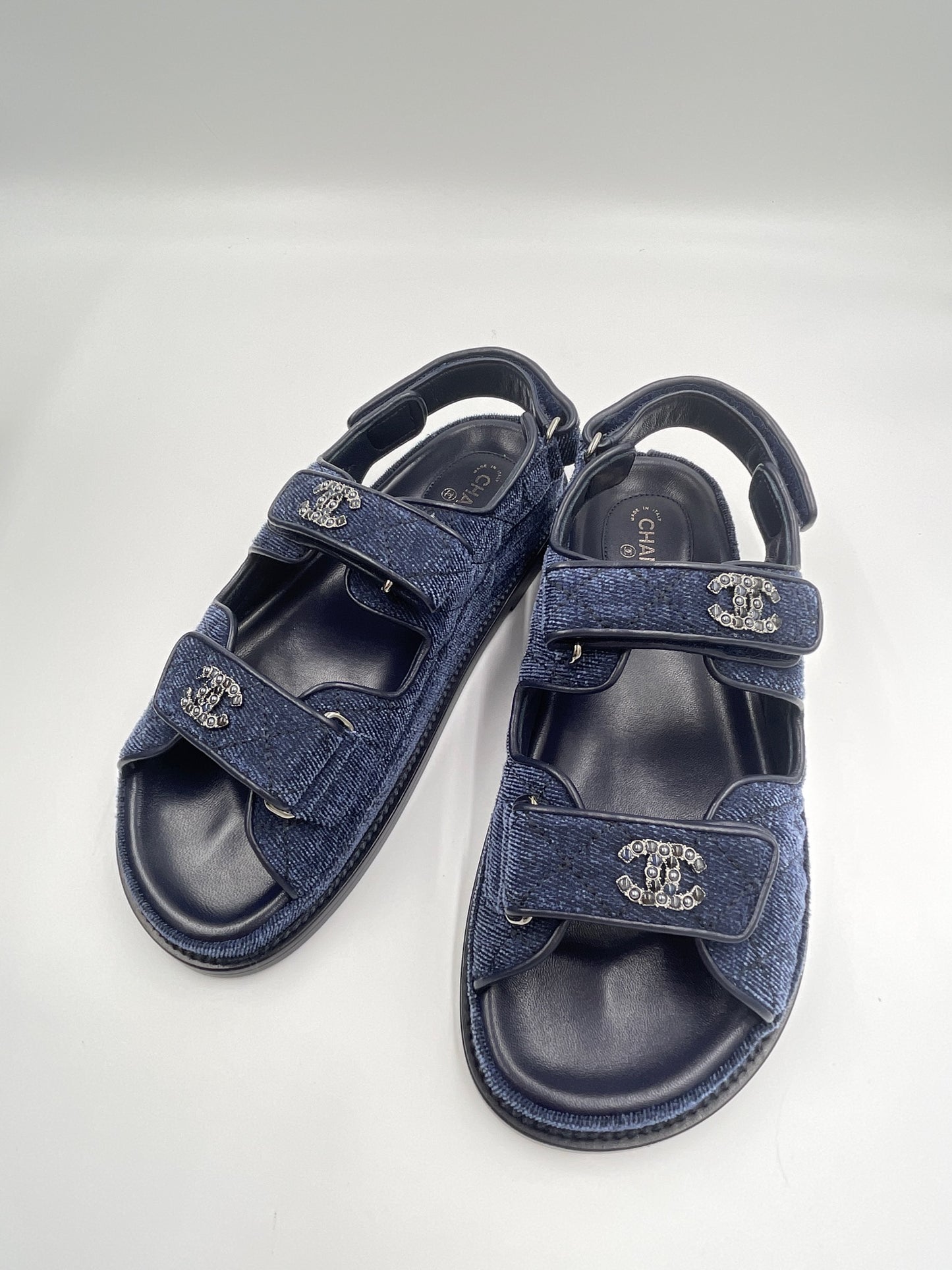 Chanel 牛仔魔鬼氈涼鞋