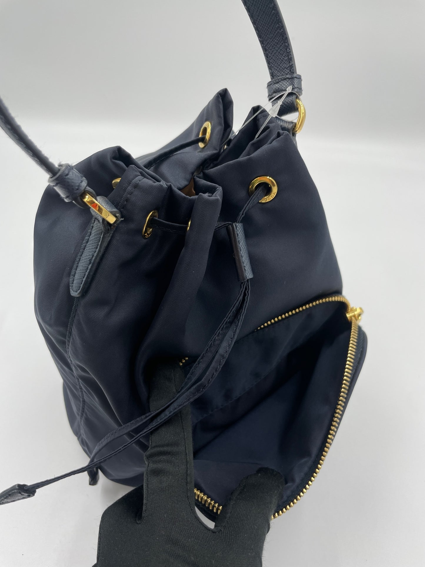 Prada 深藍色尼龍水桶包 / Rank SA