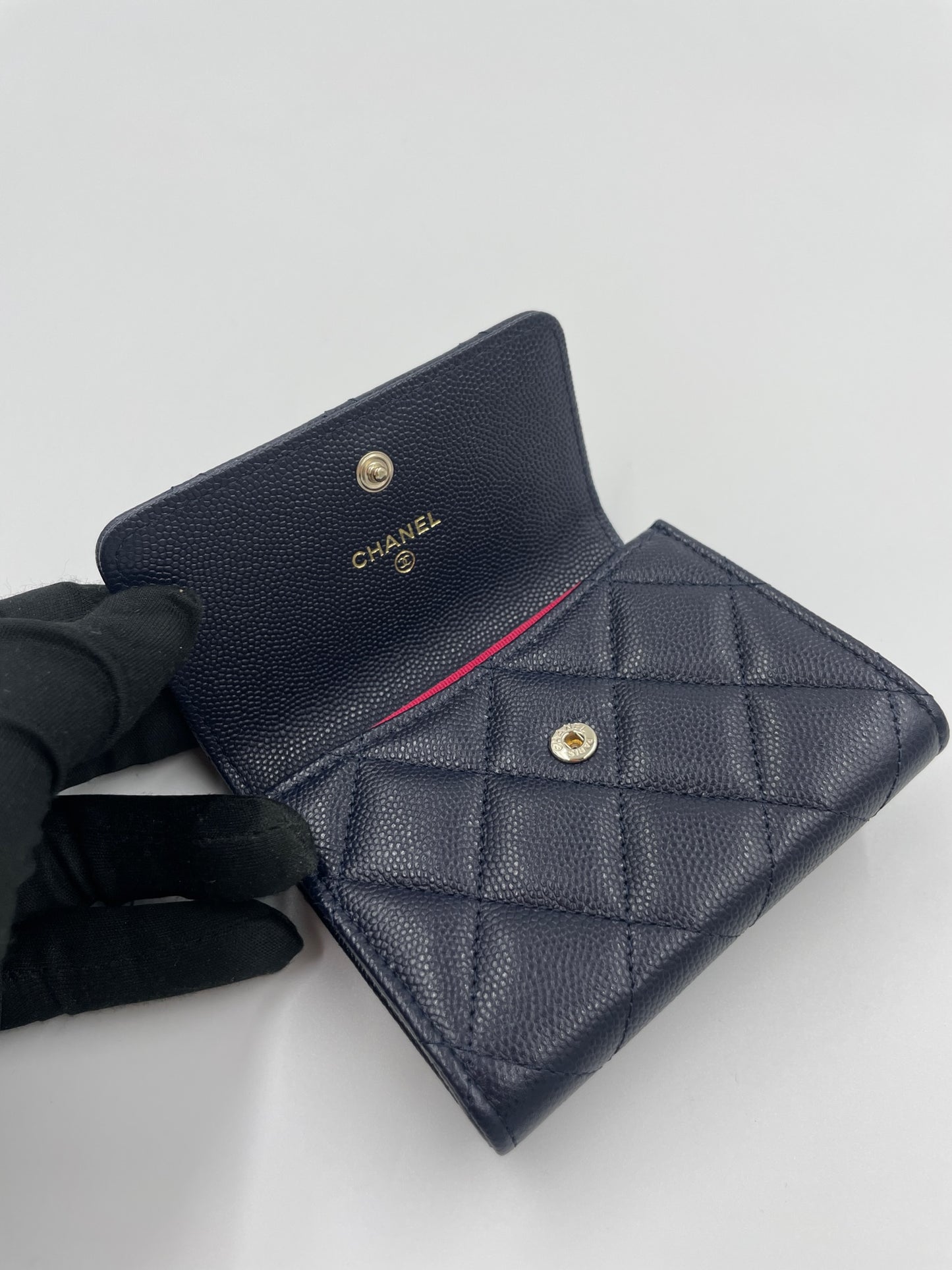 Chanel 23P 深藍色鏤空卡包 / NEW