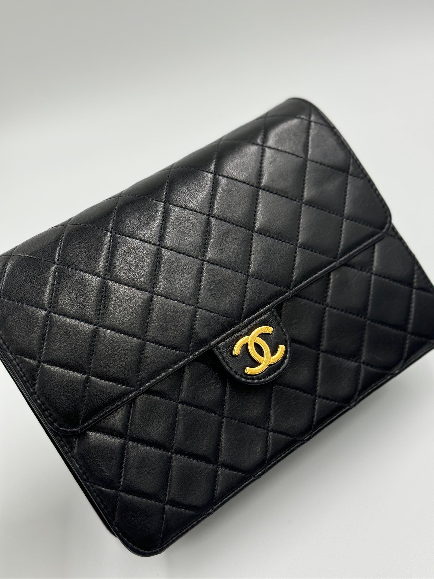 Chanel 22cm vintage 信封包 black 黑色 / Rank AB 24072310