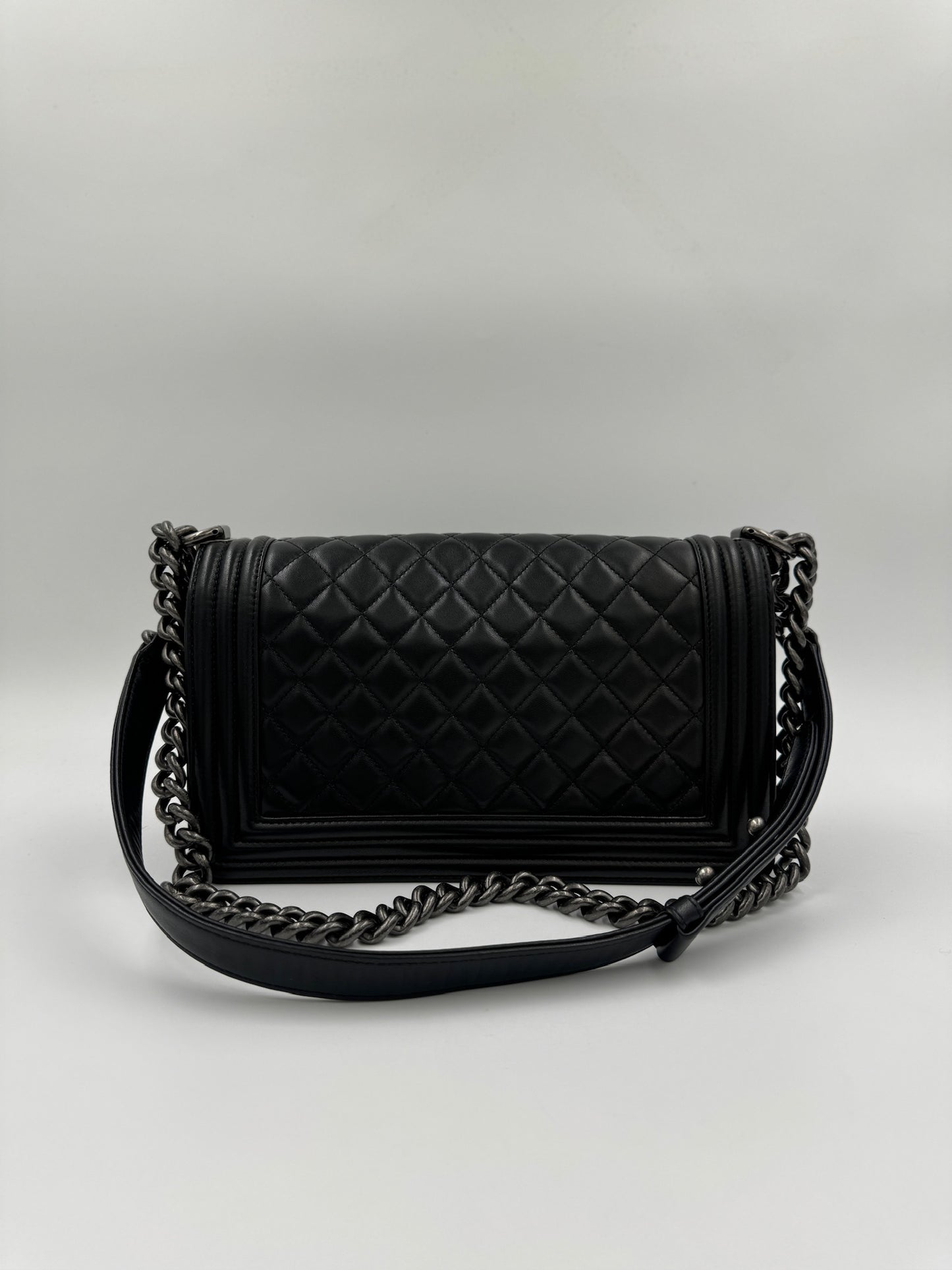 Chanel  leboy 25 小牛皮 黑銀 / Rank A 24072318