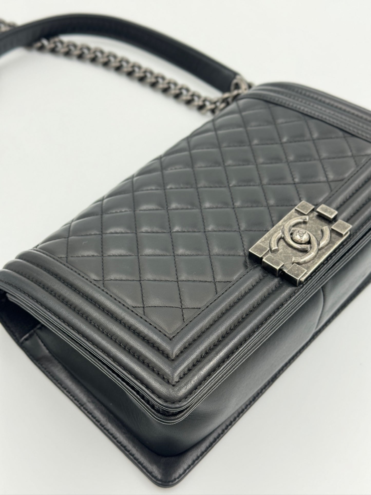 Chanel  leboy 25 小牛皮 黑銀 / Rank A 24072318