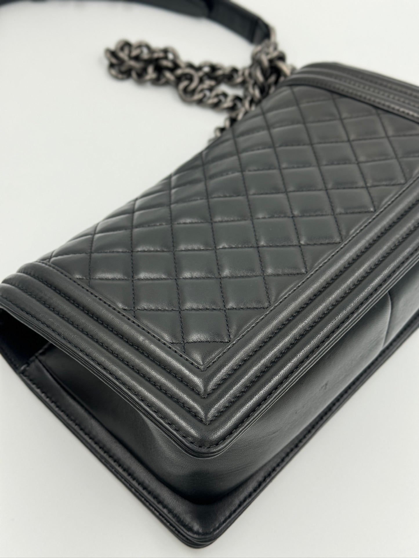 Chanel  leboy 25 小牛皮 黑銀 / Rank A 24072318
