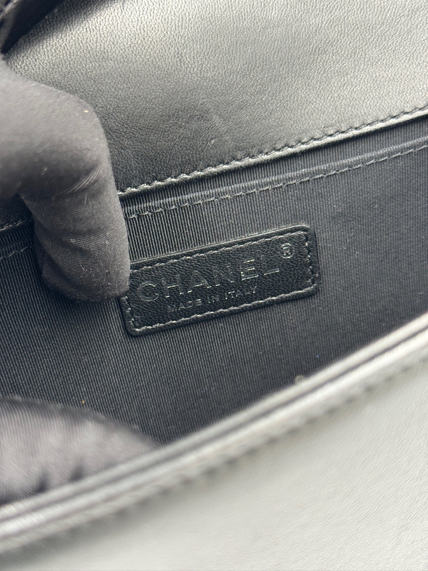 Chanel  leboy 25 小牛皮 黑銀 / Rank A 24072318