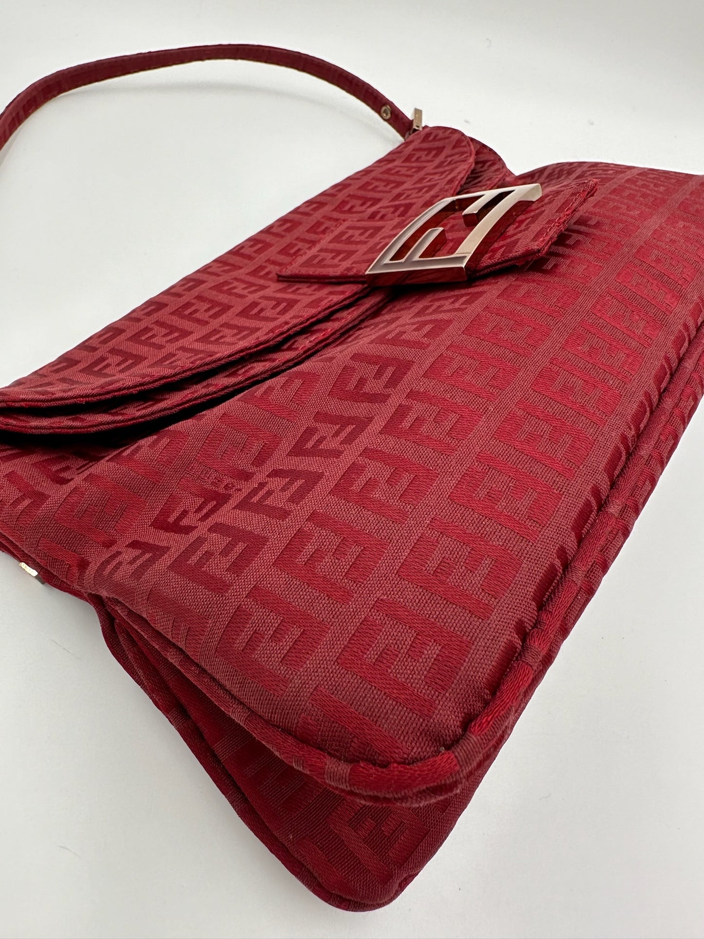 Fendi 大法棍 紅色 Bag / Rank SA S240411008