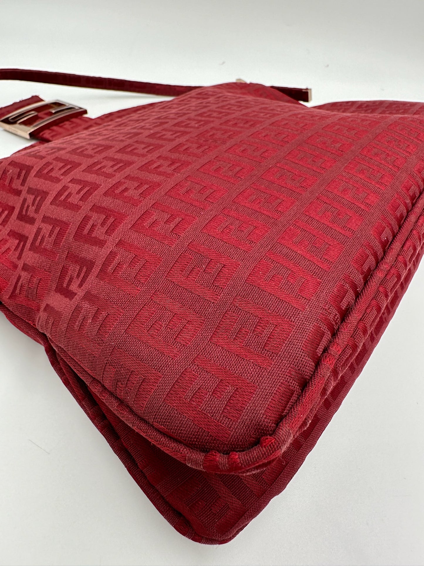 Fendi 大法棍 紅色 Bag / Rank SA S240411008