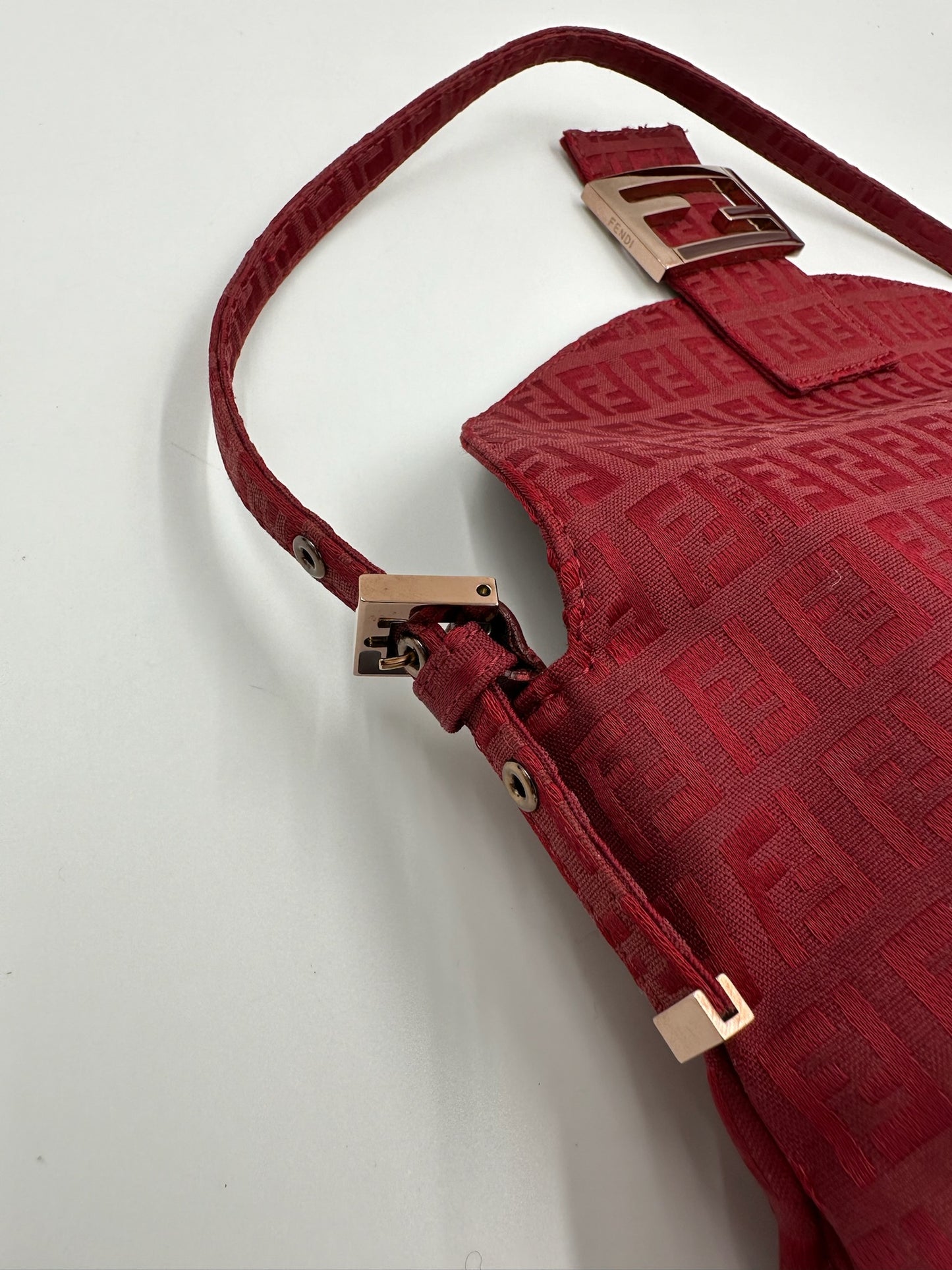 Fendi 大法棍 紅色 Bag / Rank SA S240411008