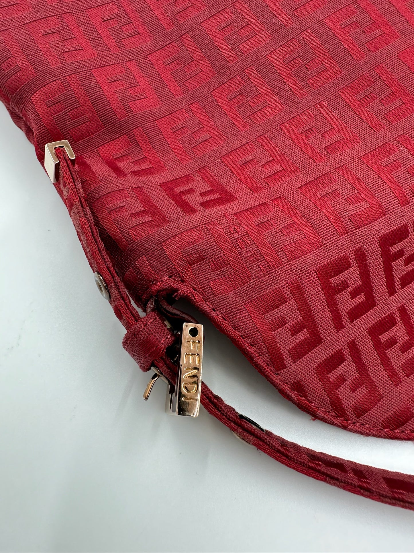 Fendi 大法棍 紅色 Bag / Rank SA S240411008