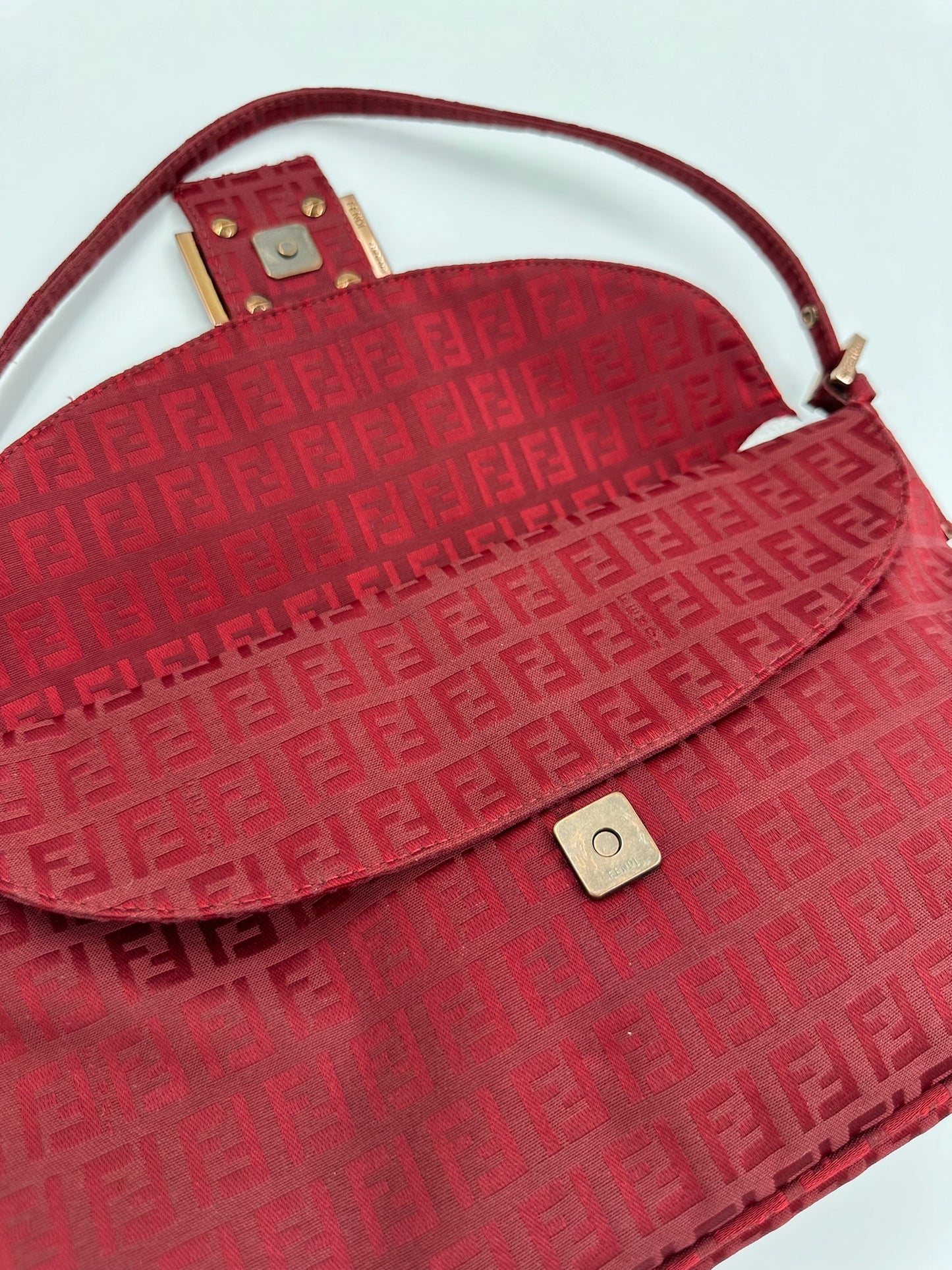 Fendi 大法棍 紅色 Bag / Rank SA S240411008